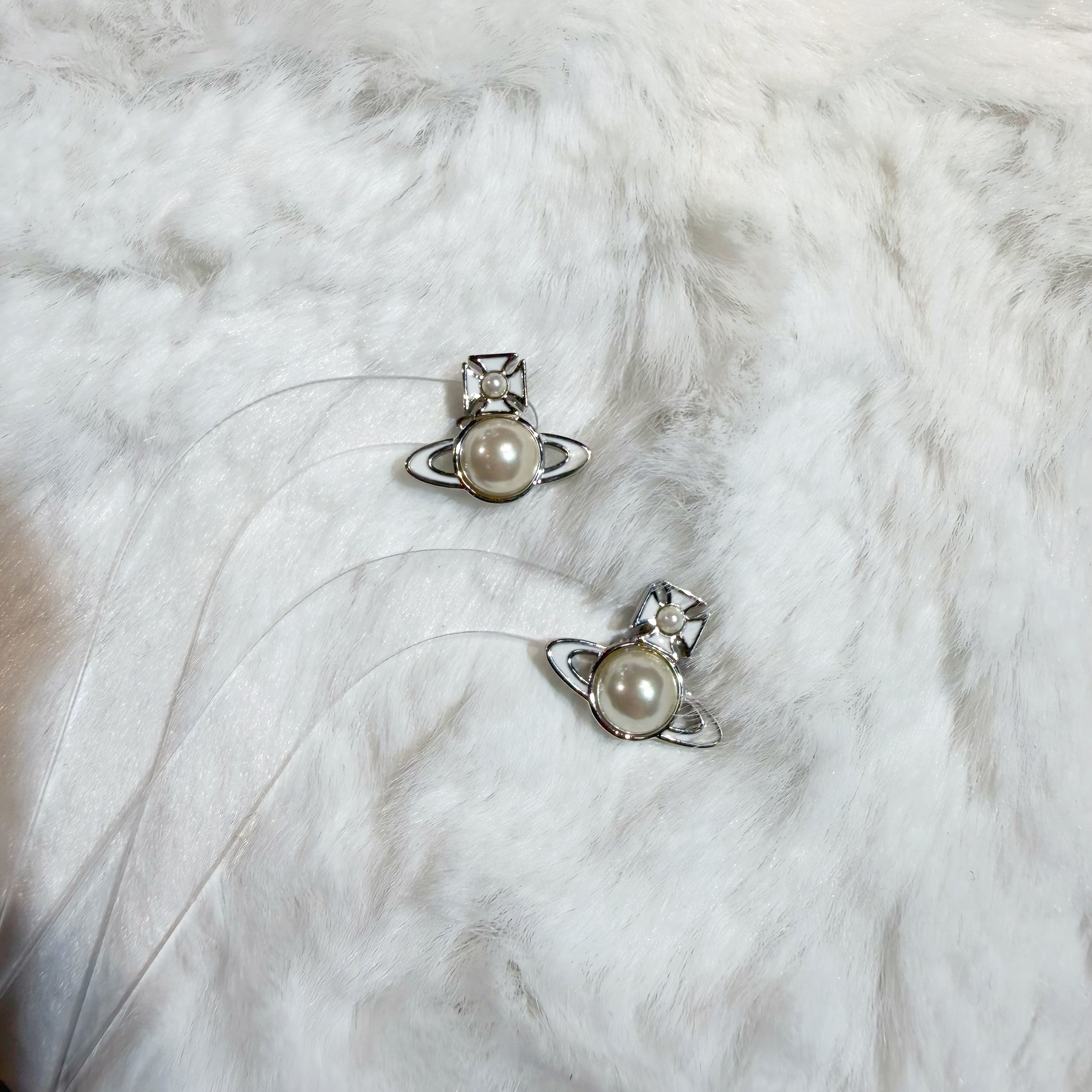 VW Tillya earrings pearl ob/W