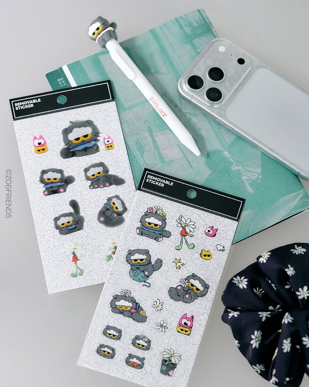 G-DRAGON - ZO & Friends Zoa signature & crown limited