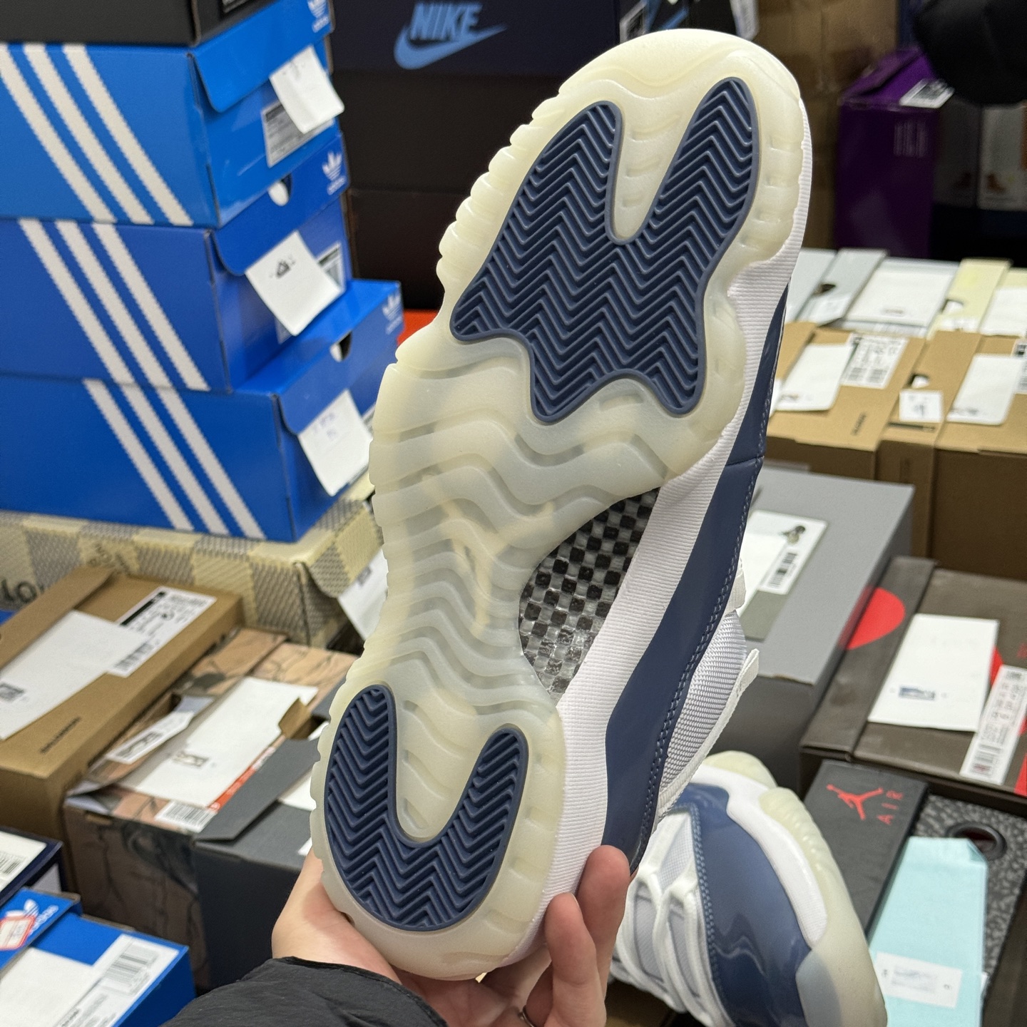 Air Jordan 11 Retro Low FV5104-104