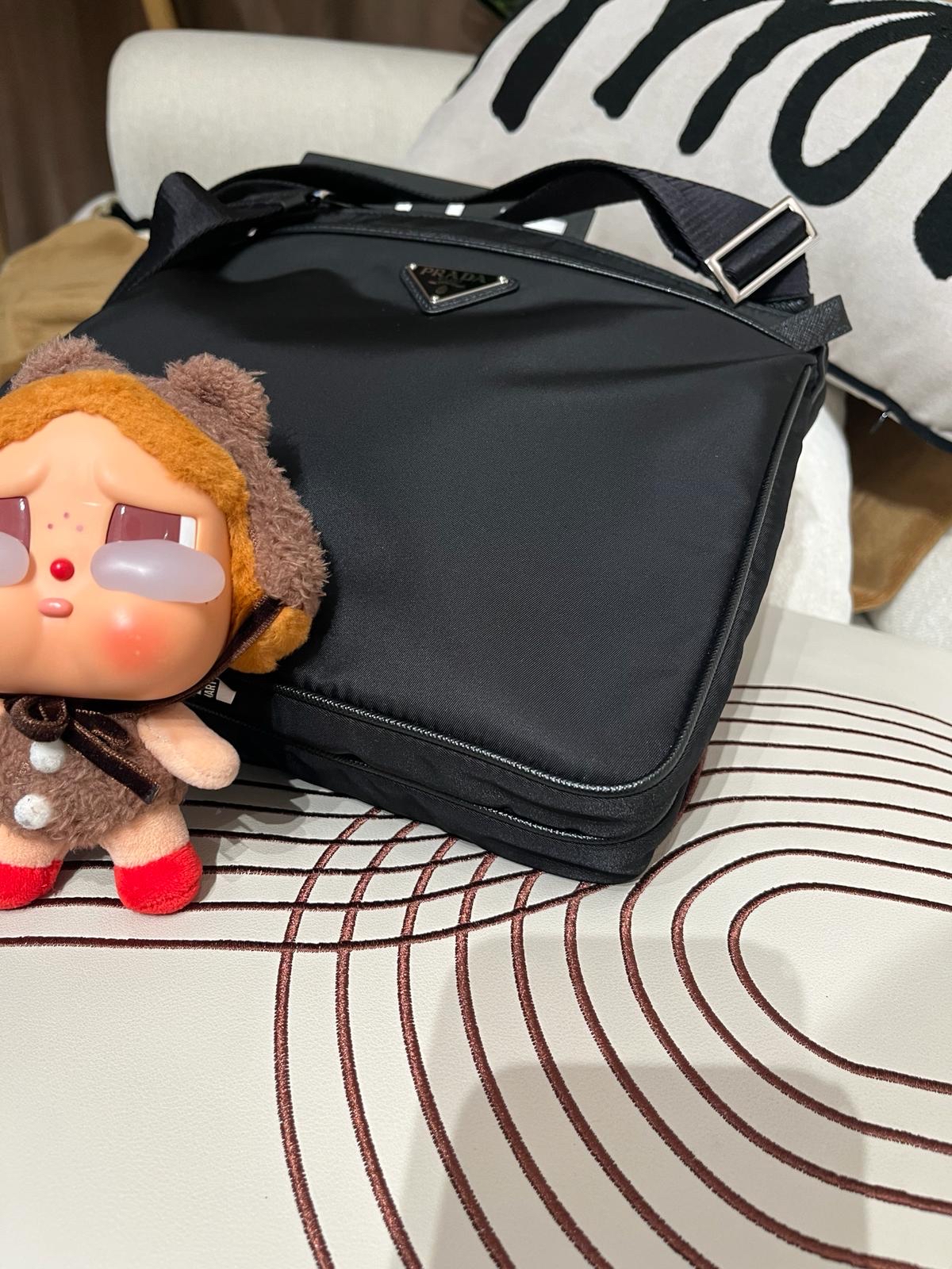 Prada Re-Nylon 及 Saffiano 肩背袋 100%Authentic, 99%New ✅ certificate✅NFC✅Dust bag