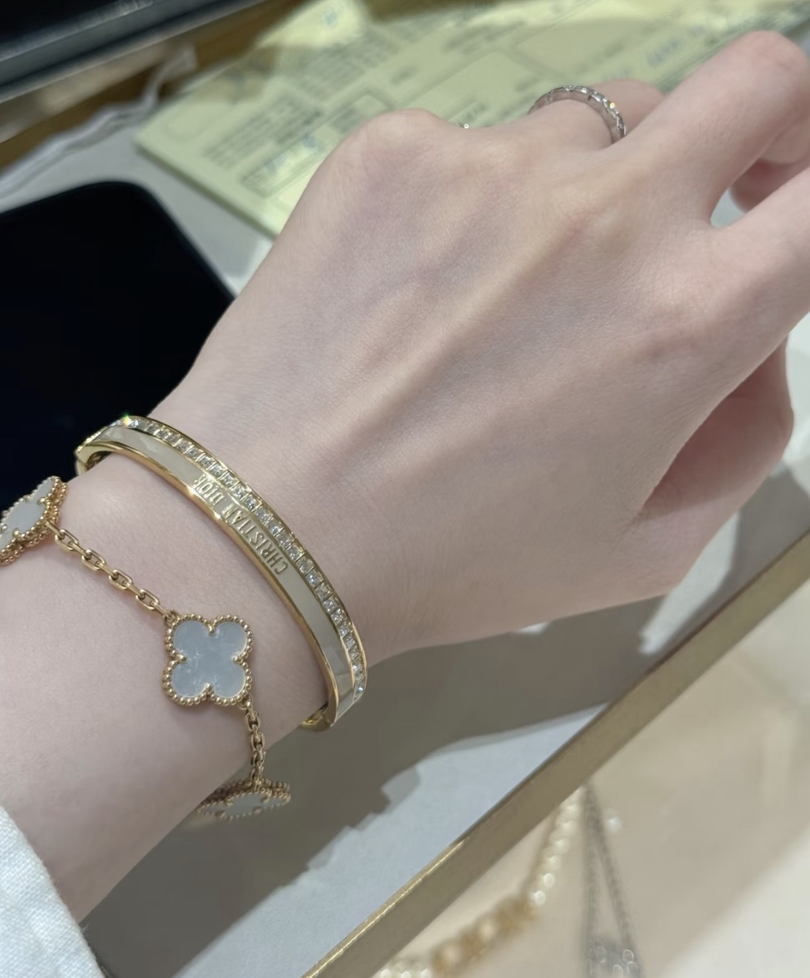 Dior 新款 白色金屬圍邊 水晶 Night Code Bangle Size S/M