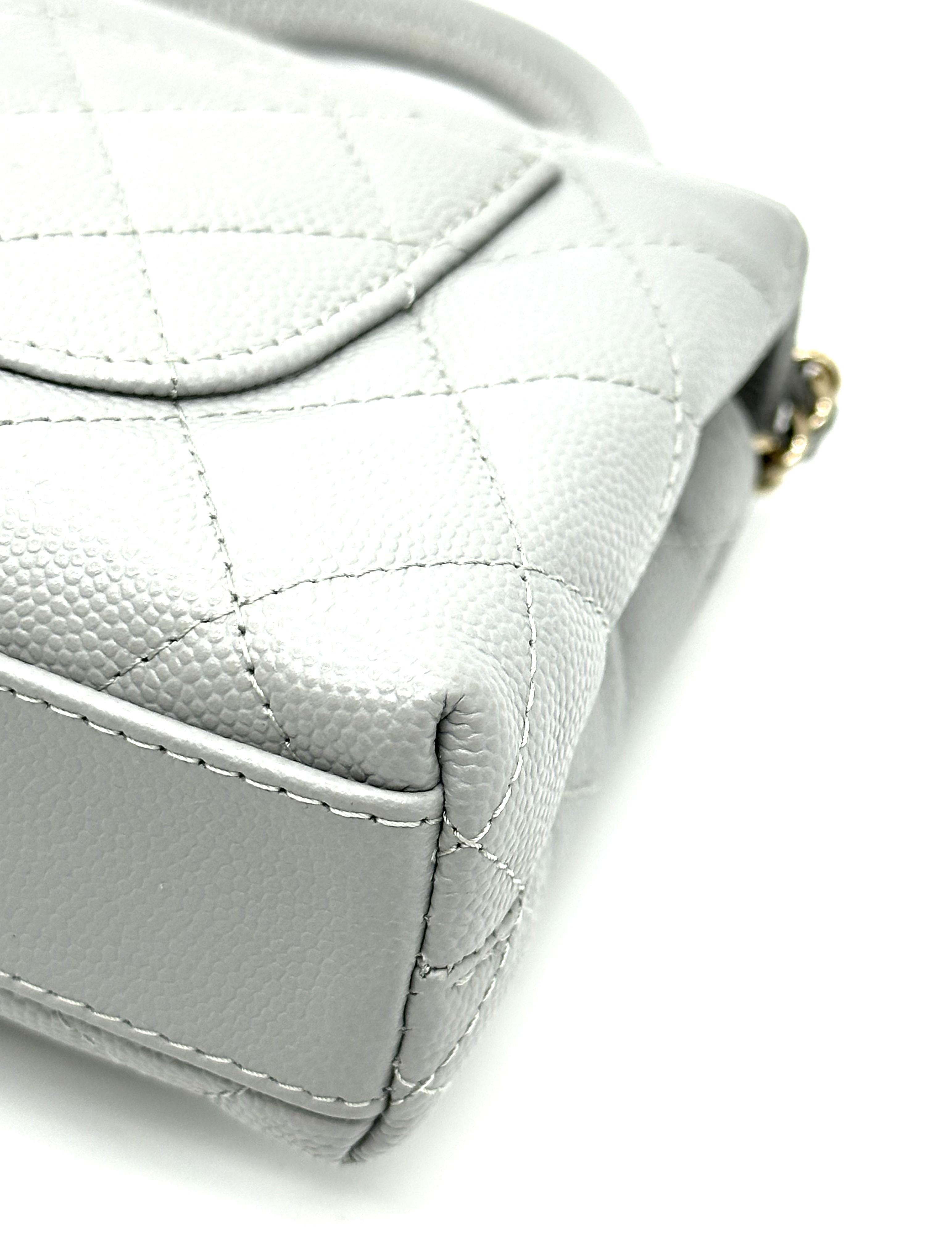 Pre-Owned CHANEL Quilted Caviar Coco Top Handle Flap Bag / Product Code: 26042109