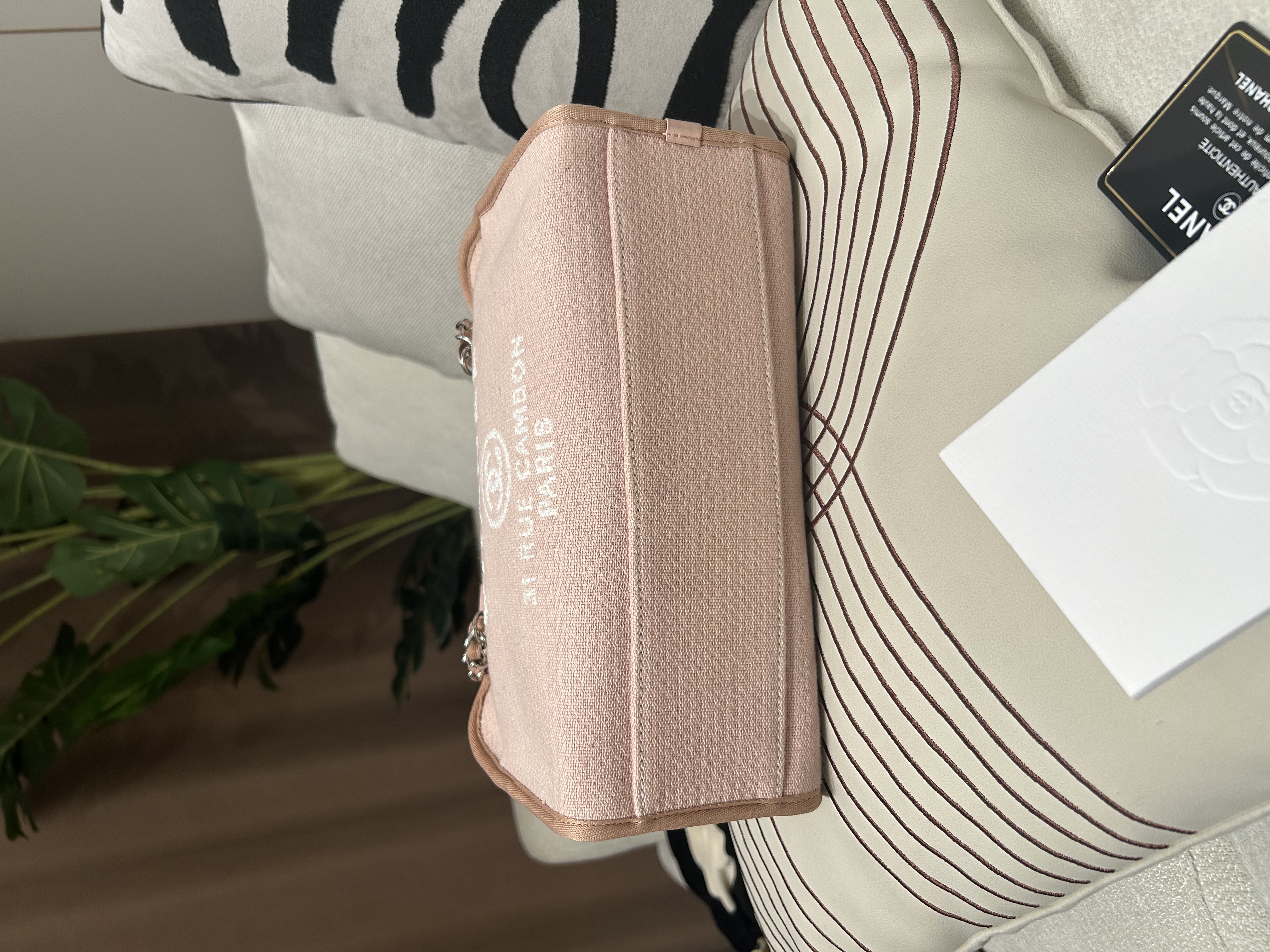 Chanel Deauville Boston Shoulder Bag Pink 100%Authentic, 95%New ✅收據✅20Card✅Dust bag