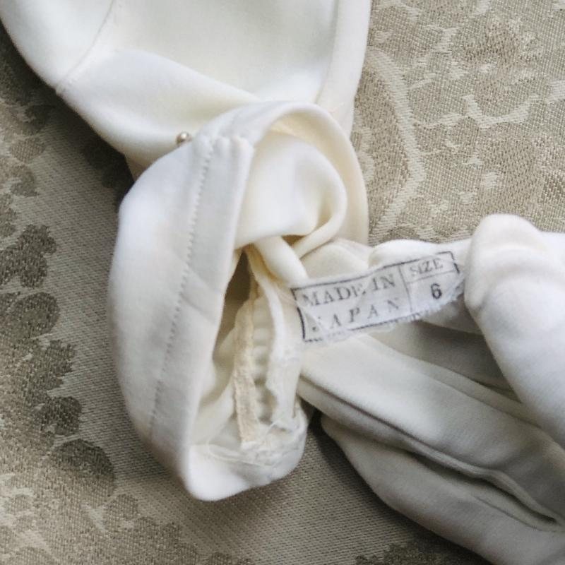 Vintage Made in Japan Pearl-Studded White Fabric Day & Night Vintage Gloves- size 6 (MT1916)