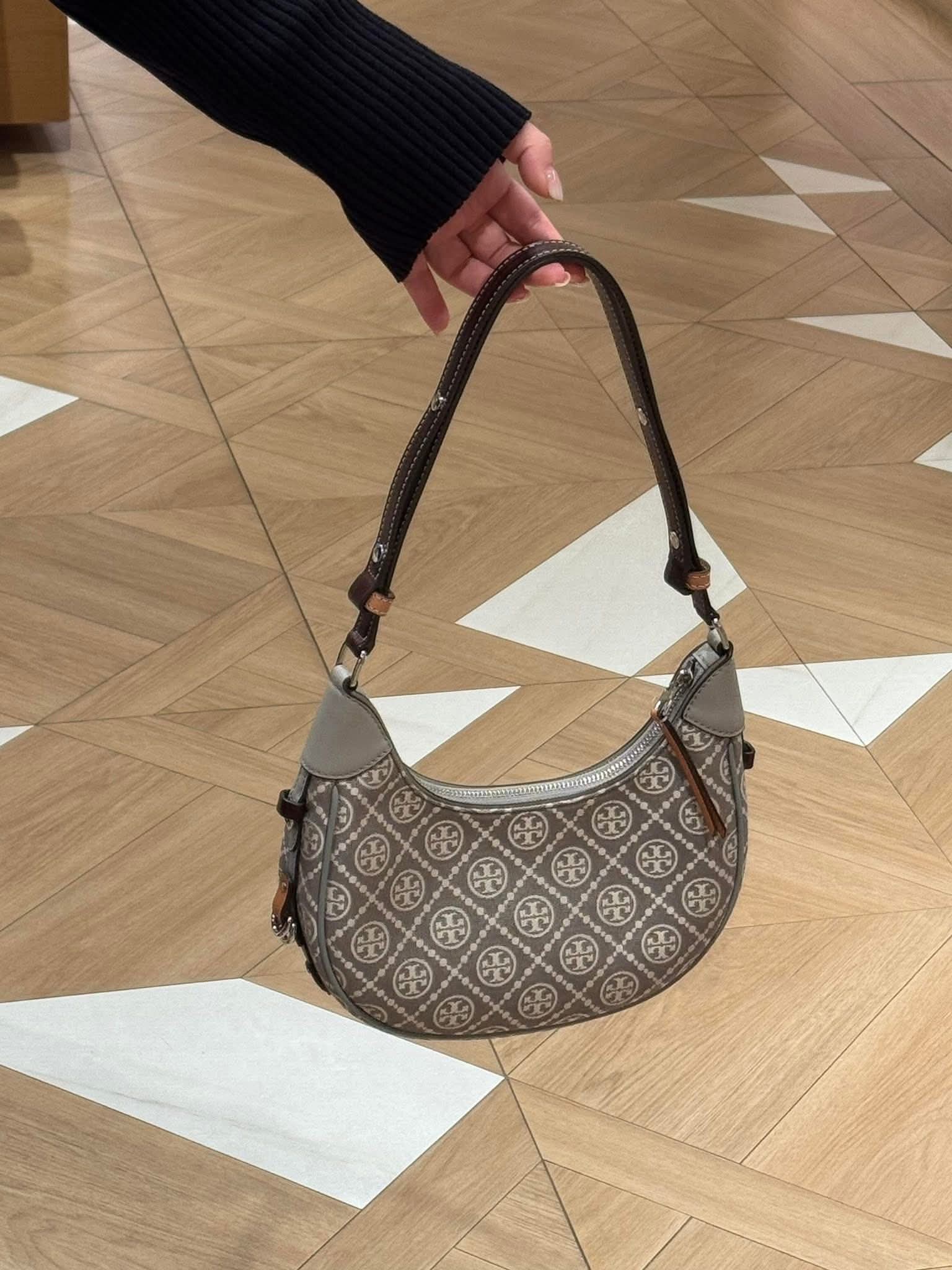 香港現貨-Tory Burch T Monogram Crescent Canvas Shoulder Bag