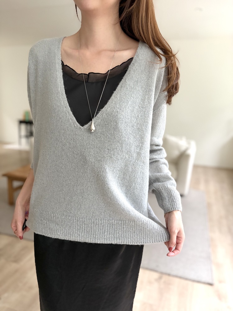 Low-cut Alpaca Knit Sweater (Grey)