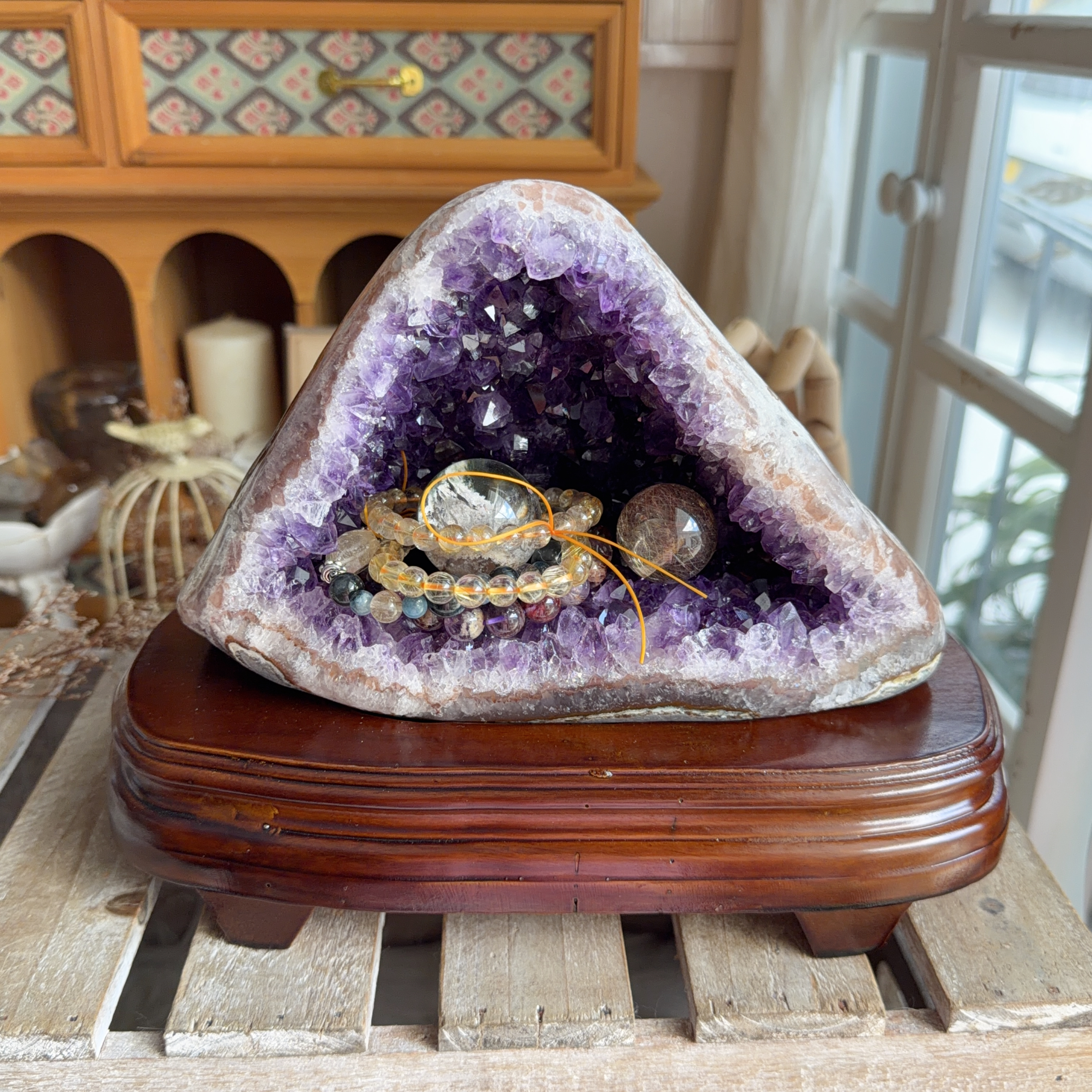 原皮紫水晶洞（包底座）