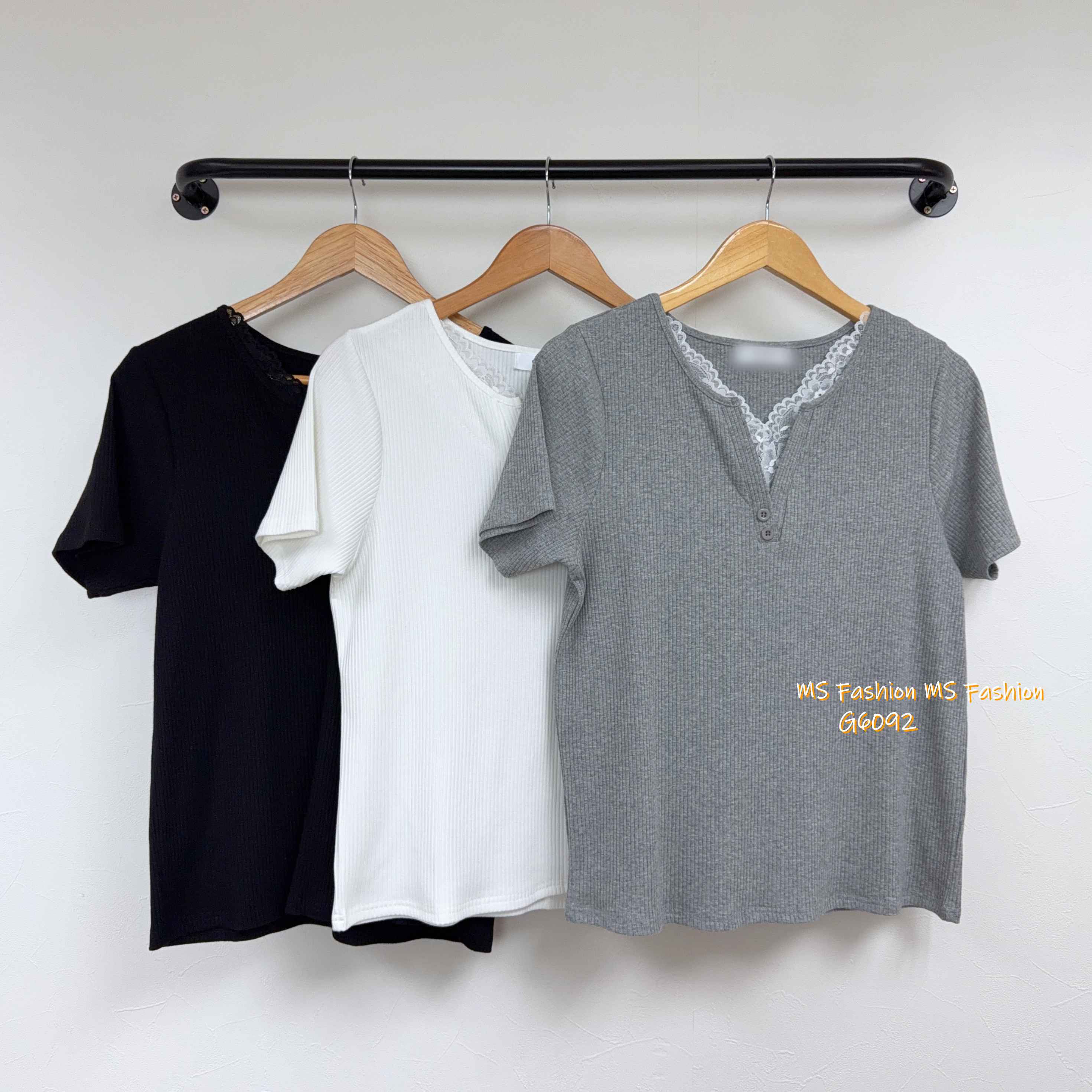 G6092 韓國🇰🇷直紋V領拼lace top