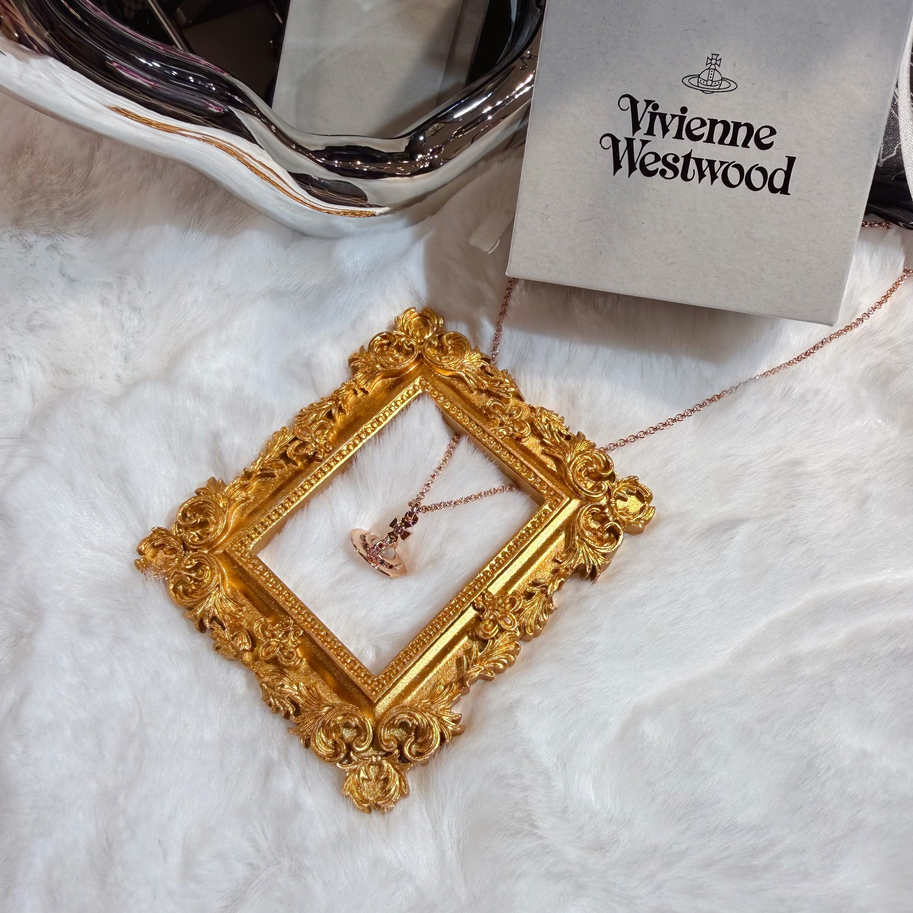 Vivienne Westwood mini 3d necklace RG