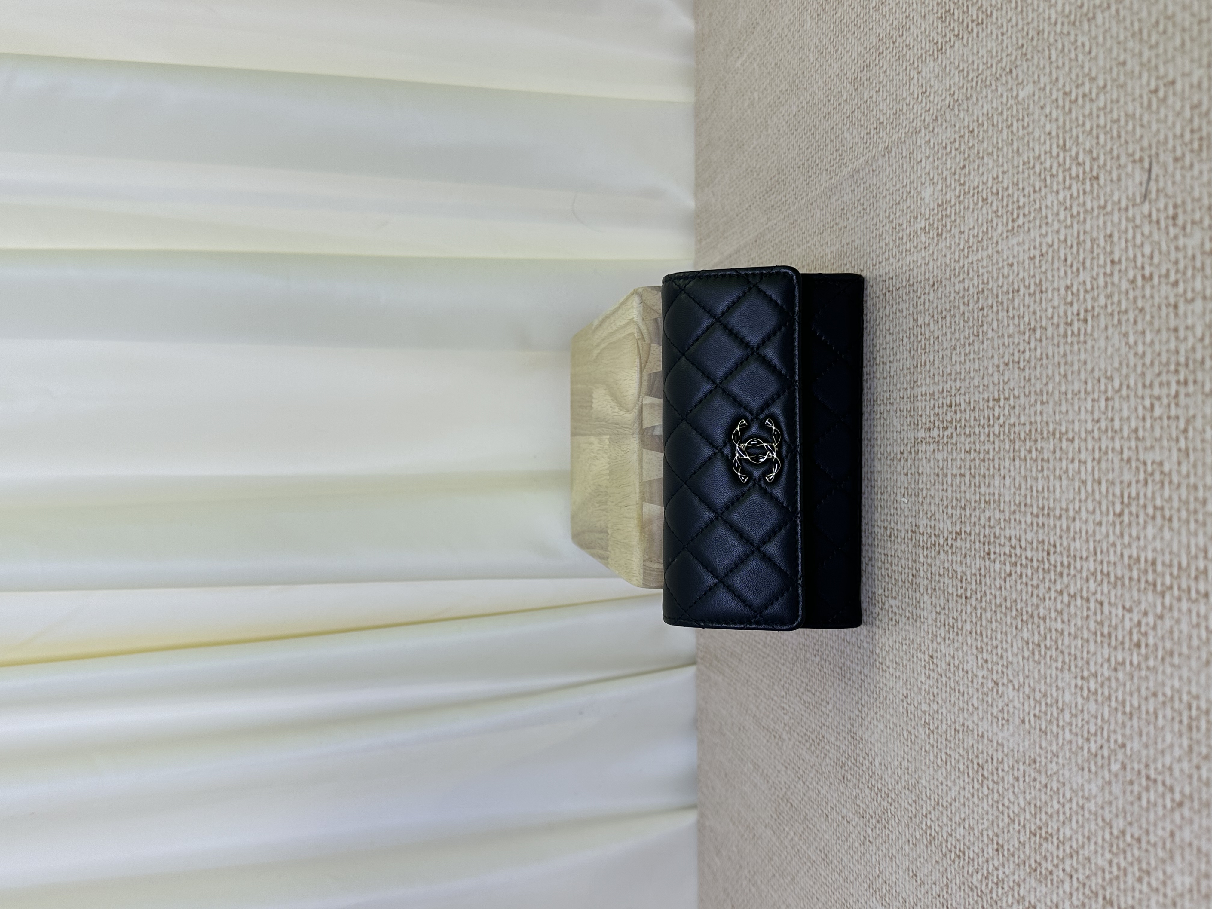 Pre owned Chanel black quilted flap wallet / Product Code: 26031024