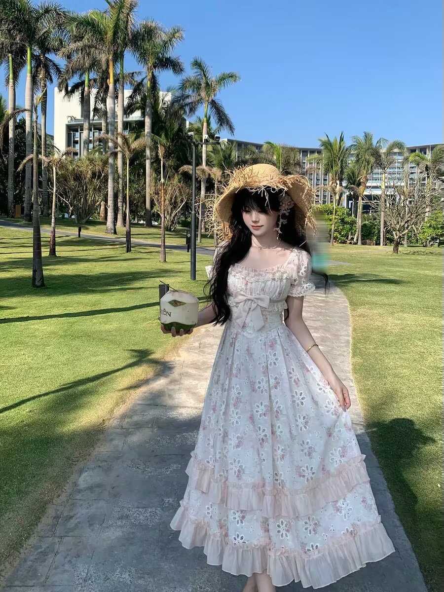 B77(1875) 法式甜美气质镂空通话木耳边碎花下摆双层荷叶粉连身裙 