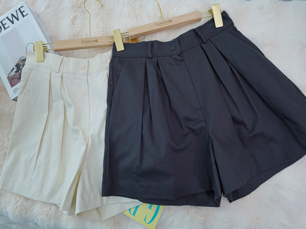 High-Waisted Pleated Tailored Shorts‖ 高腰立体褶裥西装短裤 KR0447332