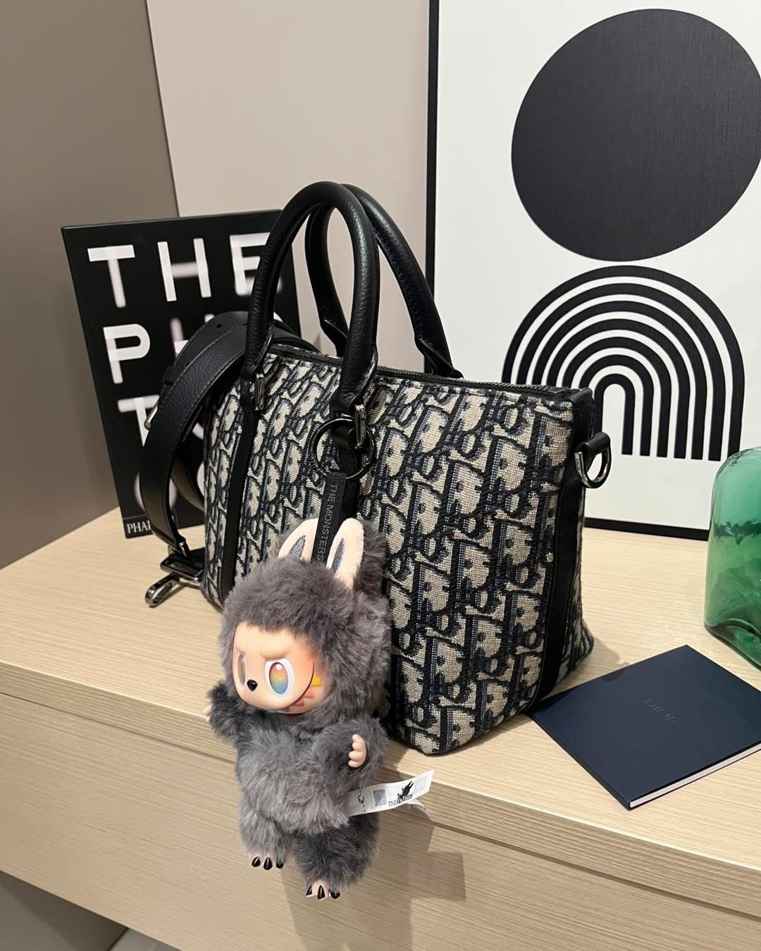 Dior Weekender 25 2 Way Bag Oblique 100%Authentic,98%new ✅ 證書✅dust bag