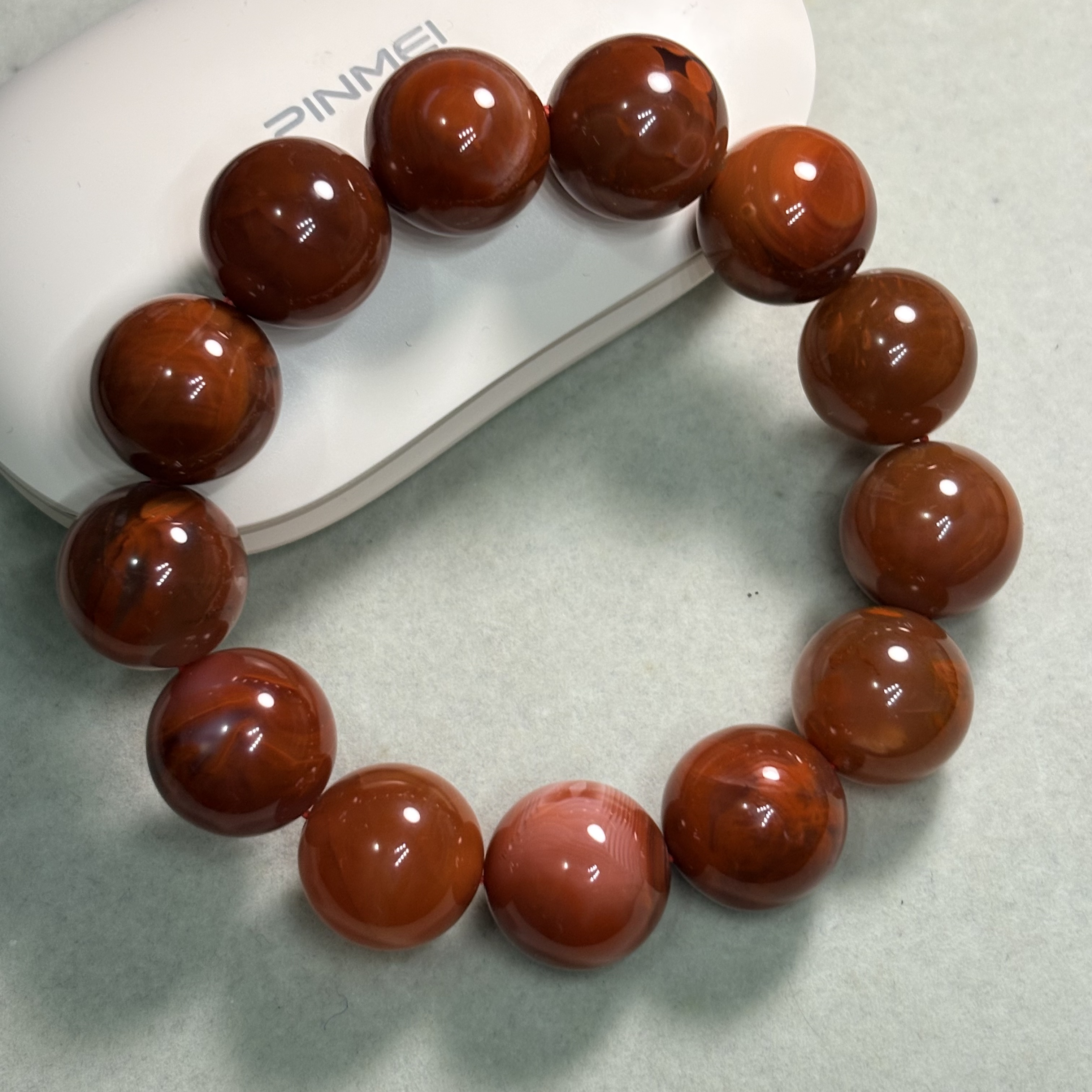 南紅瑪瑙手串 No.4013 丨規格：17mm珠16.5 cm手圈丨附送證書