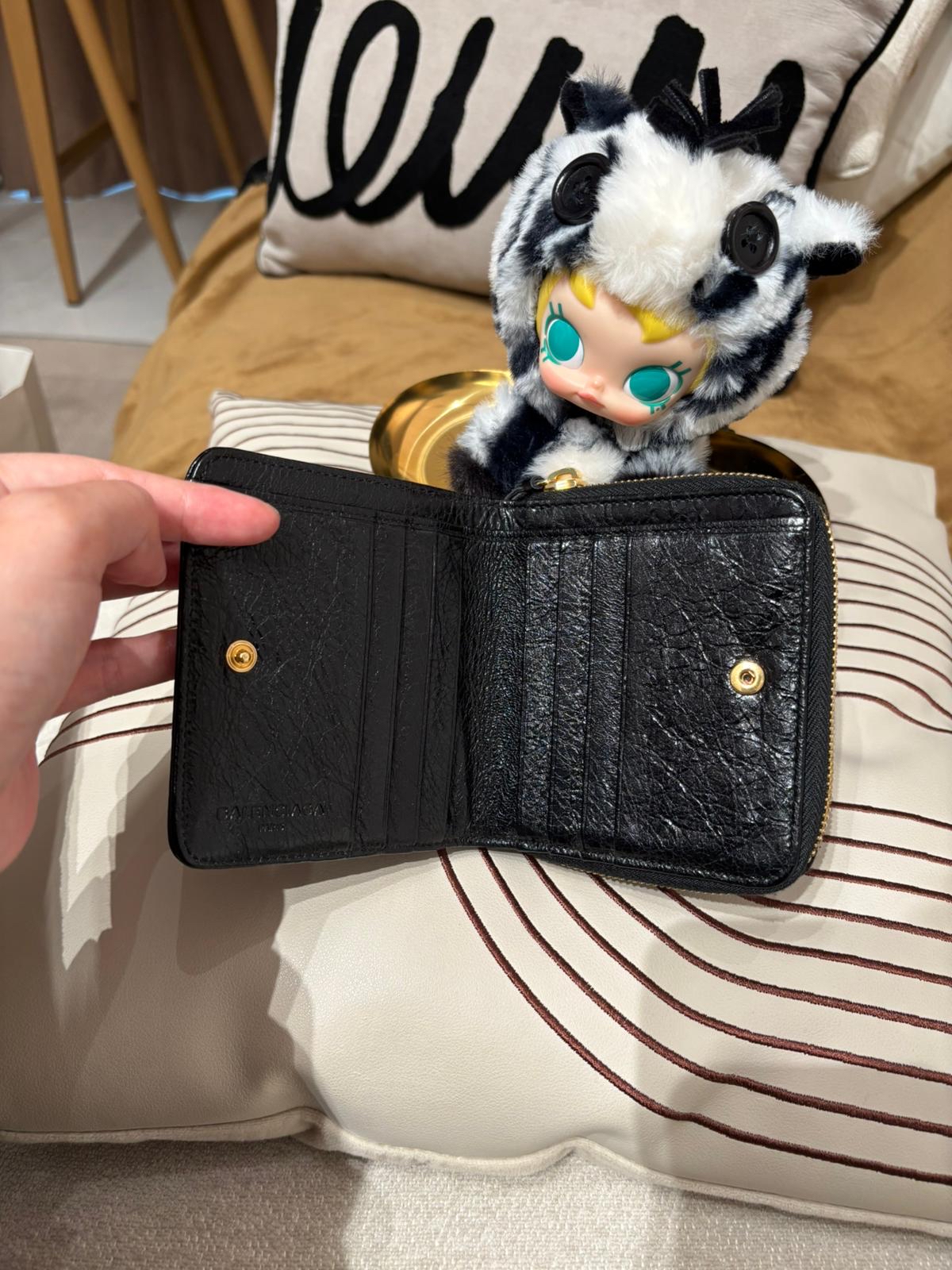 Balenciaga Zip Wallet 100%Authentic, 98%New✅Dust bag