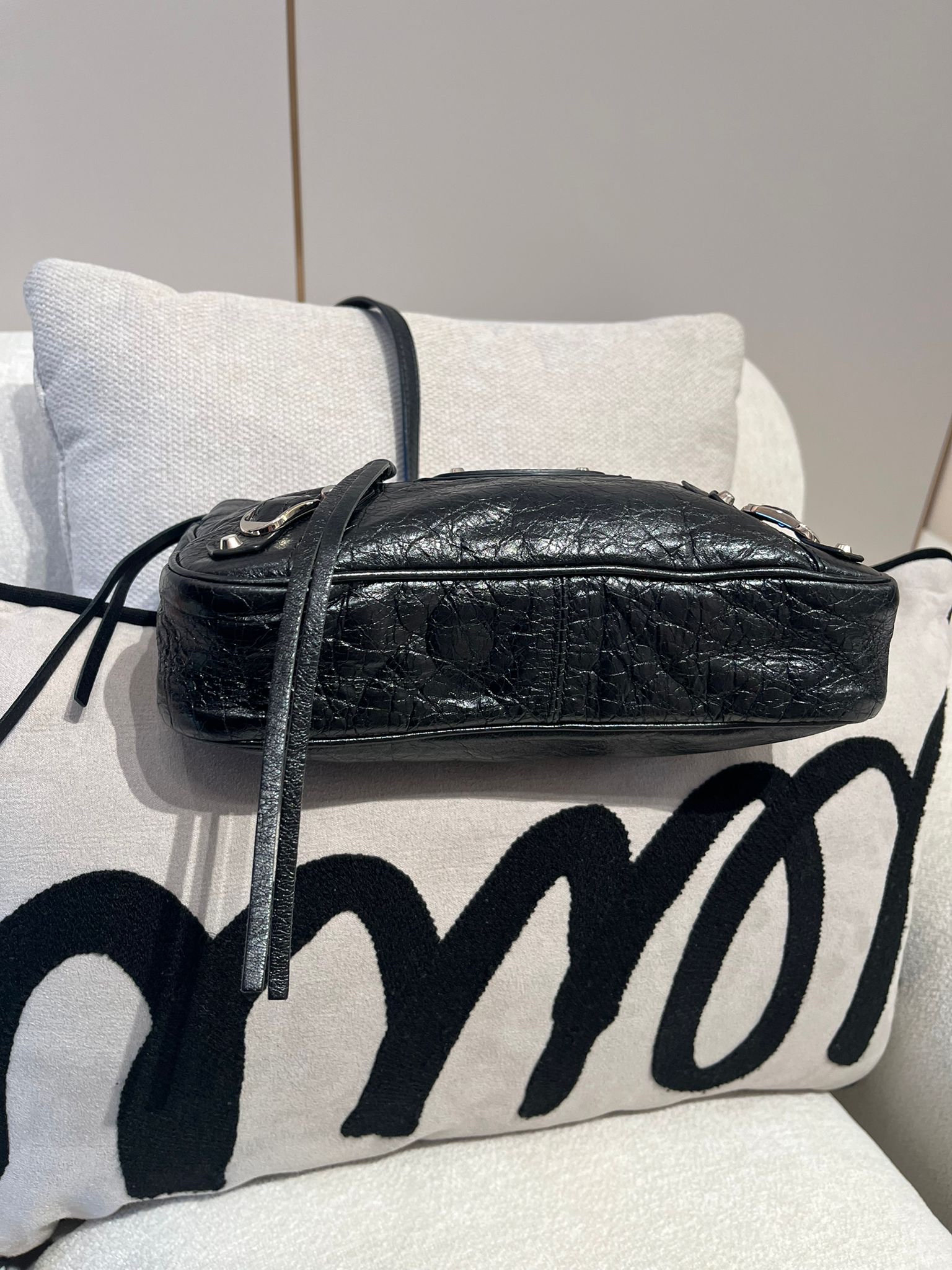 Balenciaga crossbody bag 23x15cm  100%Authentic,95%new✅dust bag  