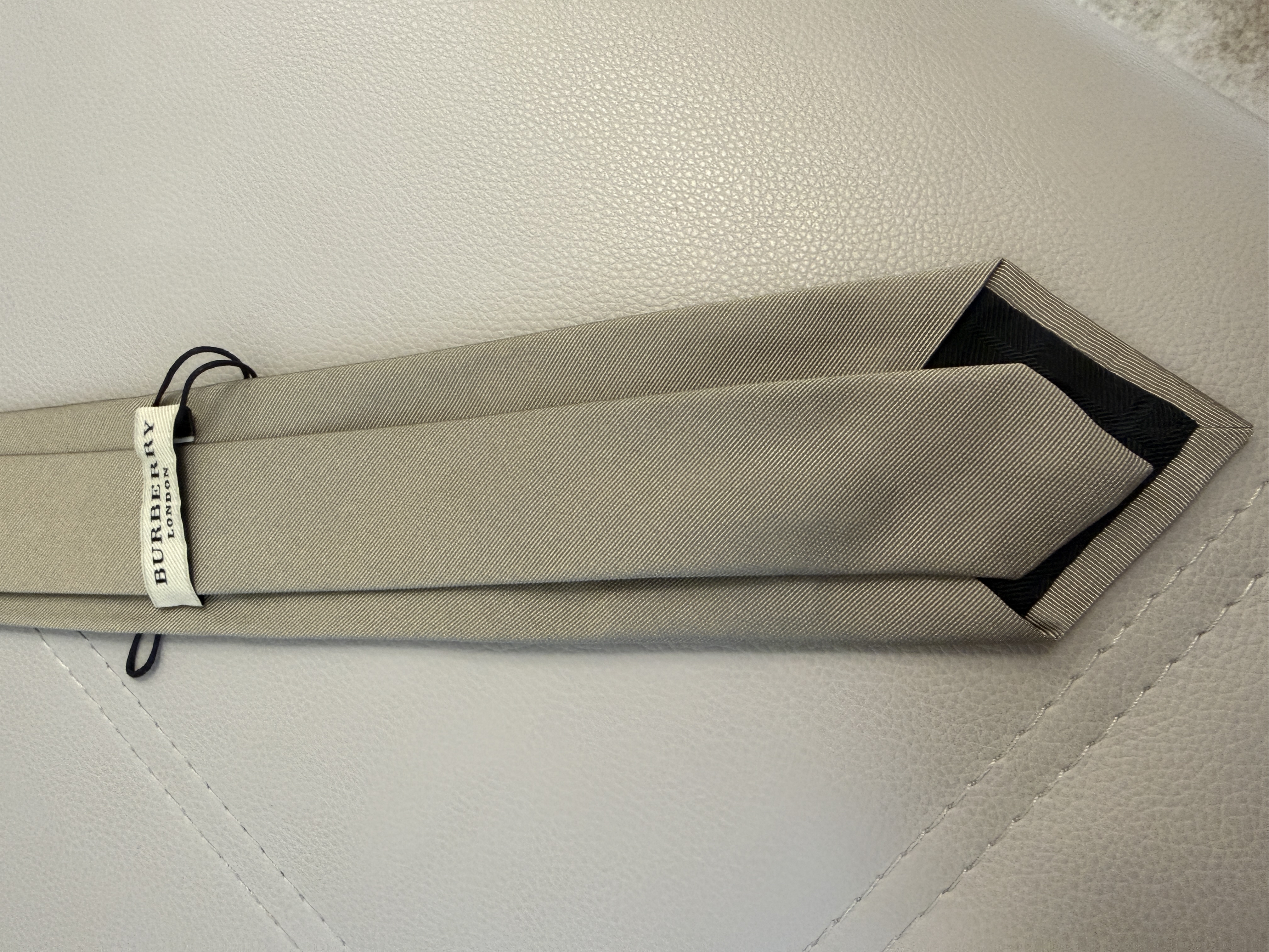 Burberry tie ( 意大利🇮🇹制造）