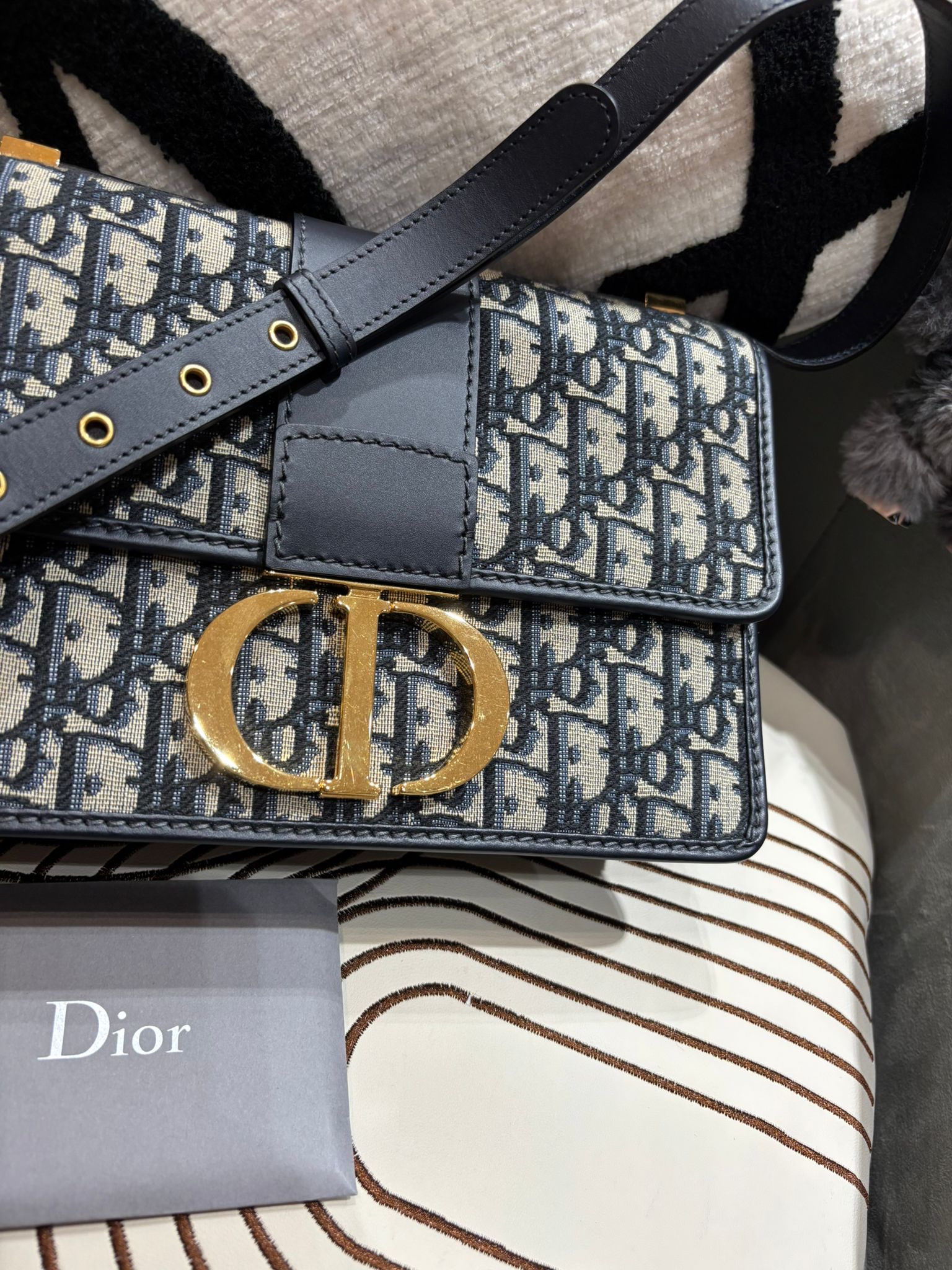 DIOR Oblique 30 Montaigne Shoulder Bag 100%Authentic, 98%New ✅ certificate✅dust bag✅Box