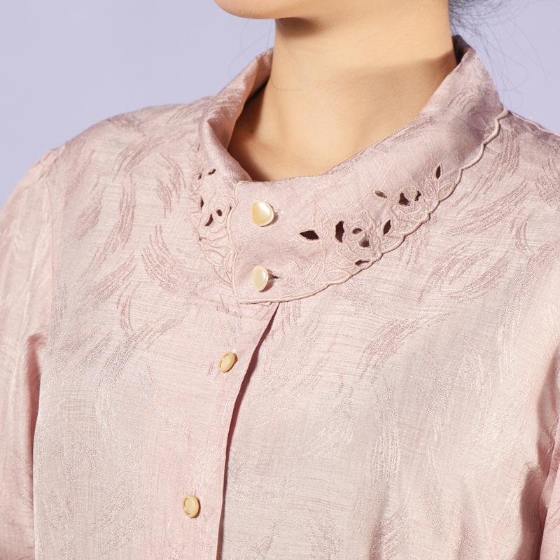 Vintage Japanese Light Pink Elegant Scrollwork Cutout Pattern Rollover Collar Blouse / Shirt (TA165)