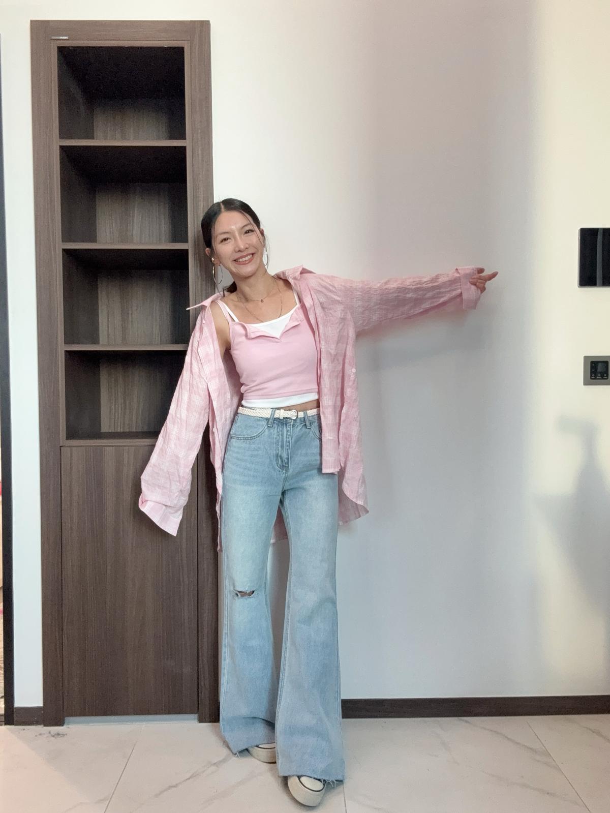 F14 介爛直腳喇叭牛仔褲（連Belt)