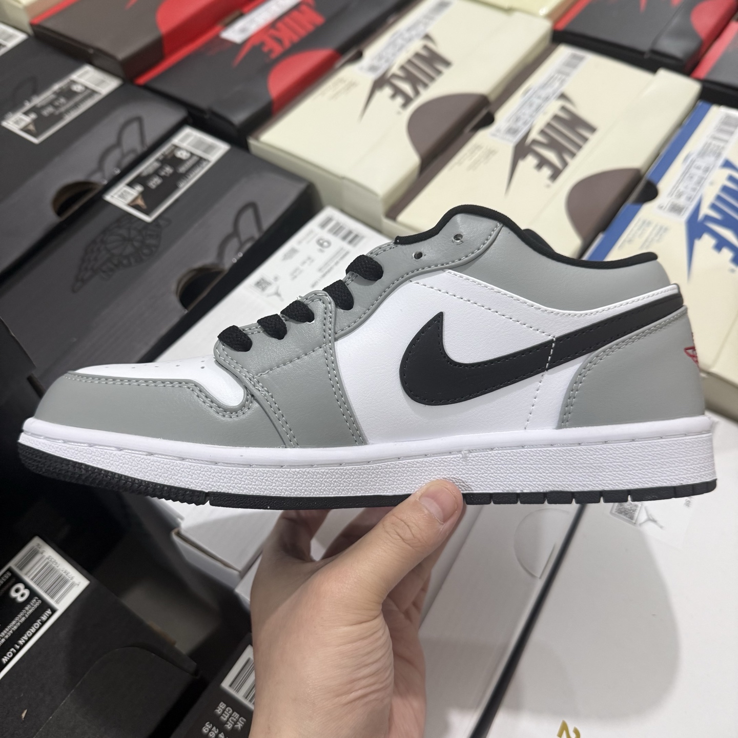 Nike Jordan Air Jordan 1 Low "Light Smoke Grey" 553558-030 