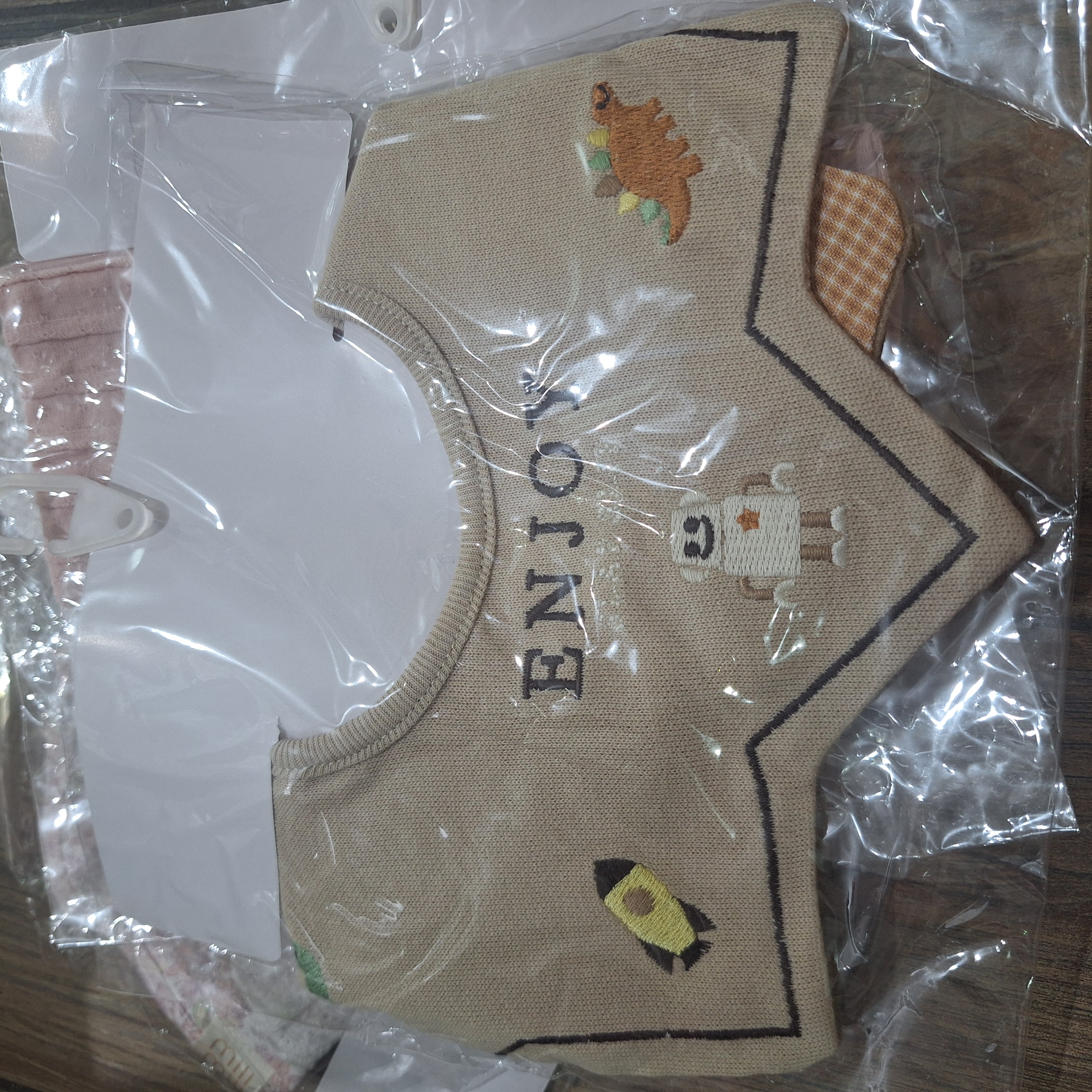 多款卡通造型口水巾