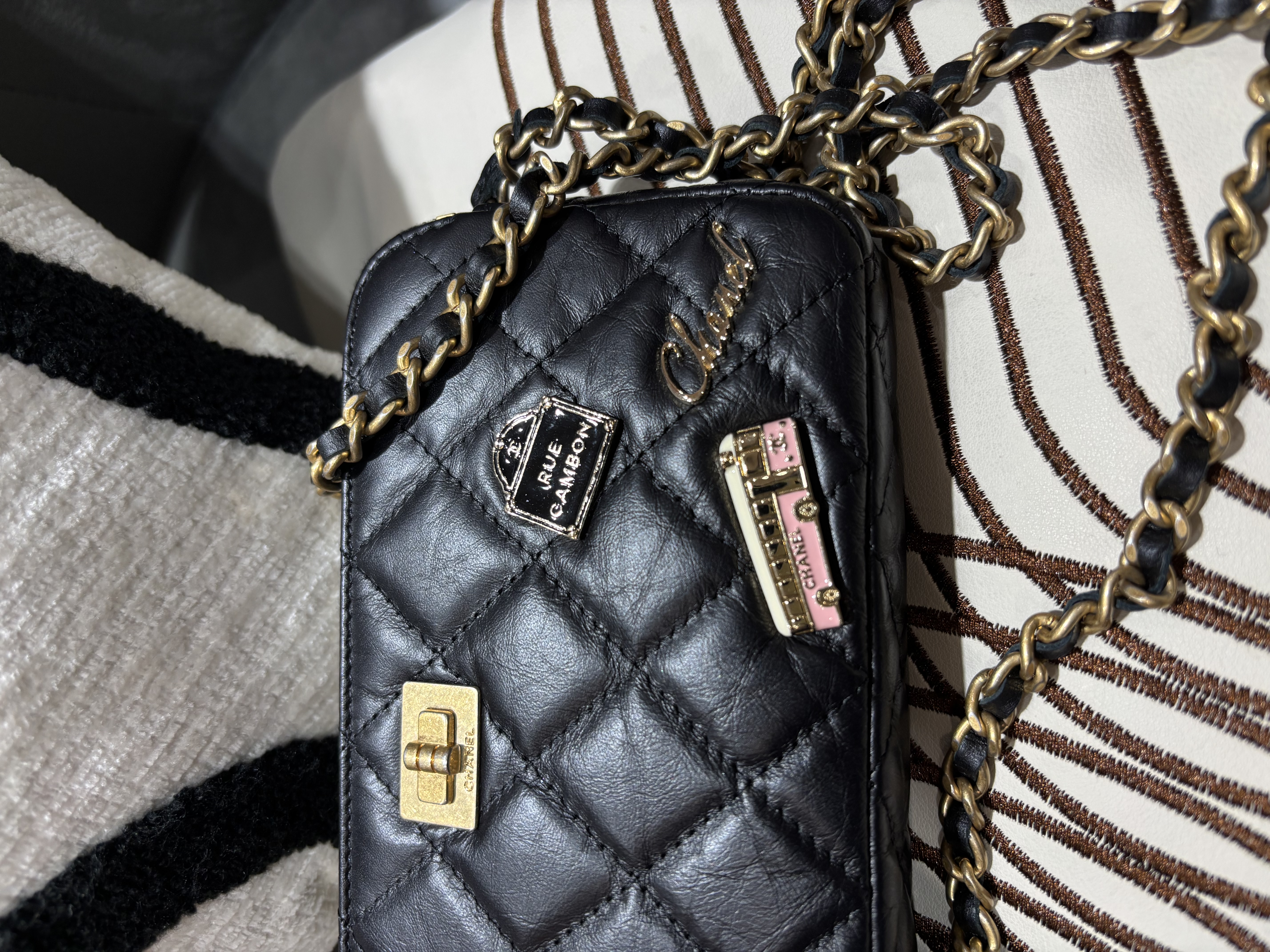Chanel Double Zip Clutch With Chain Black Quilted Aged Calfskin Lucky Charms 2.55 Reissue Gold Hardware 100%Authentic ,98%new ✅25card ✅box