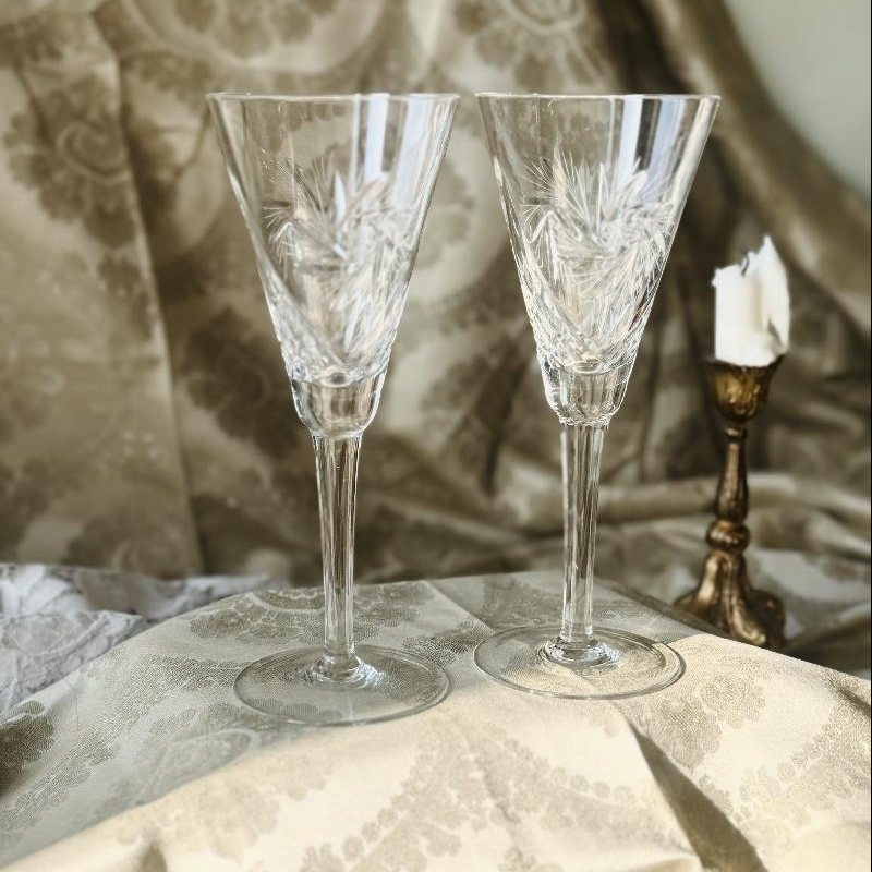 A Pair of Vintage Hand-Cut Crystal Champagne Flutes with Pinwheel Pattern (MT2381)
