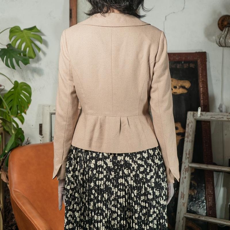 C.a. 1990s Vintage Japanese Beige Waist-Clnched Style Blazer with Ribbon Pocket Detail Made with Italian Fabric (MT1609-10)