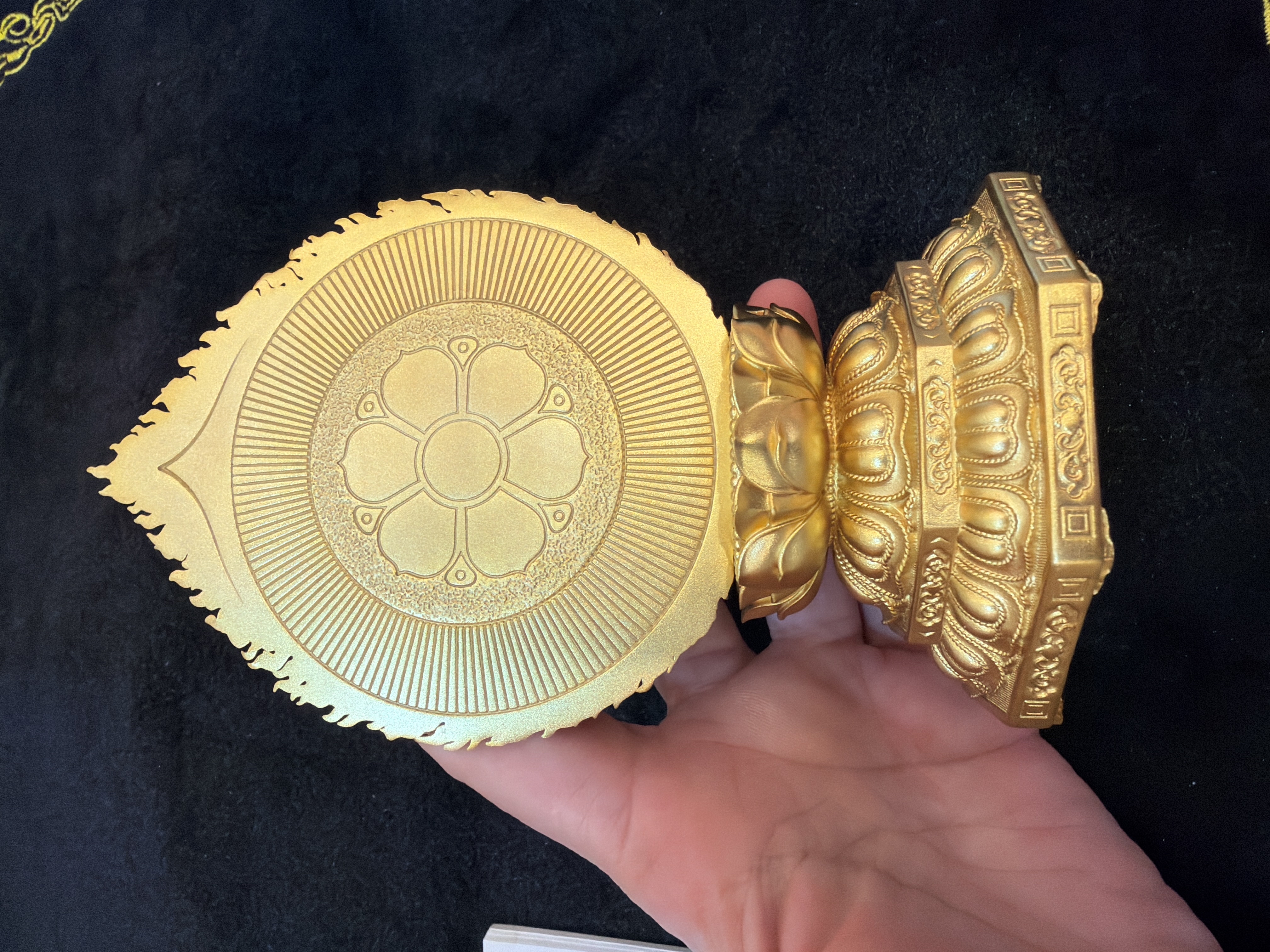 農曆年前巨獻-#140千手觀音（金）15cm 高，安排入藏