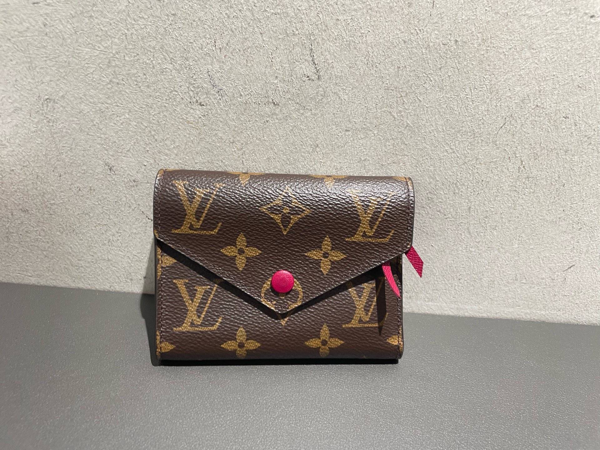 【預訂貨品】LV 紅色豆豆銀包