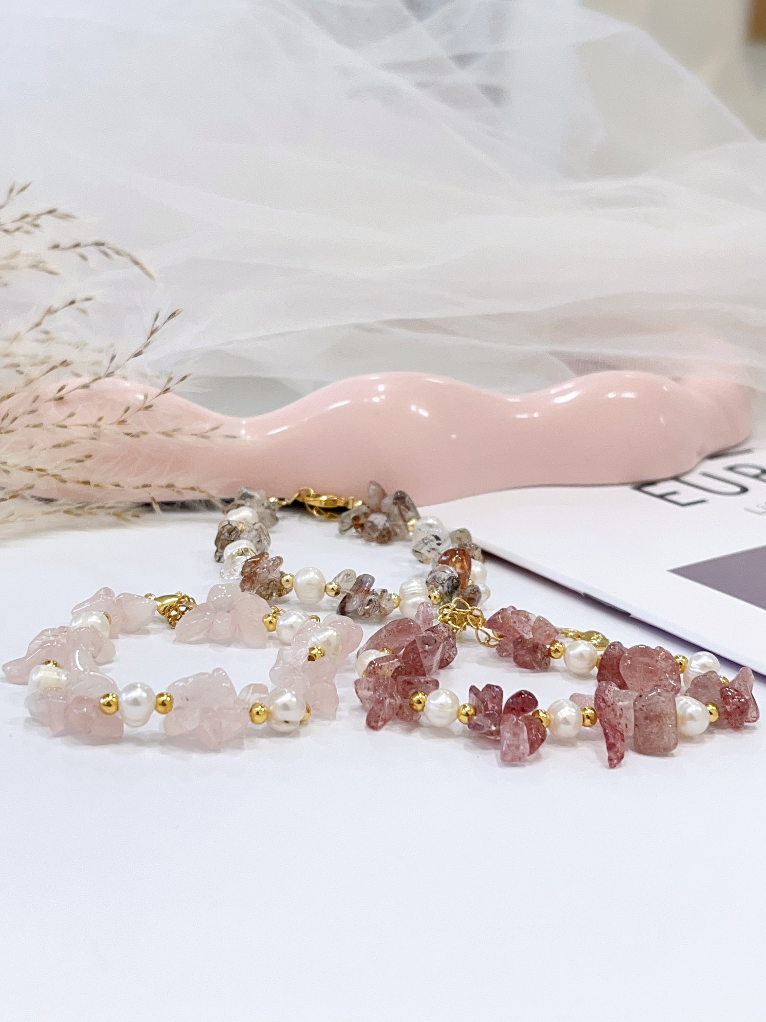 🌈 彩发晶多宝碎石 × 粉水晶碎石 × 草莓晶碎石 × 珍珠手串 Multicolor Rutilated Quartz Chips, Rose Quartz Chips, Strawberry Quartz Chips & Pearl