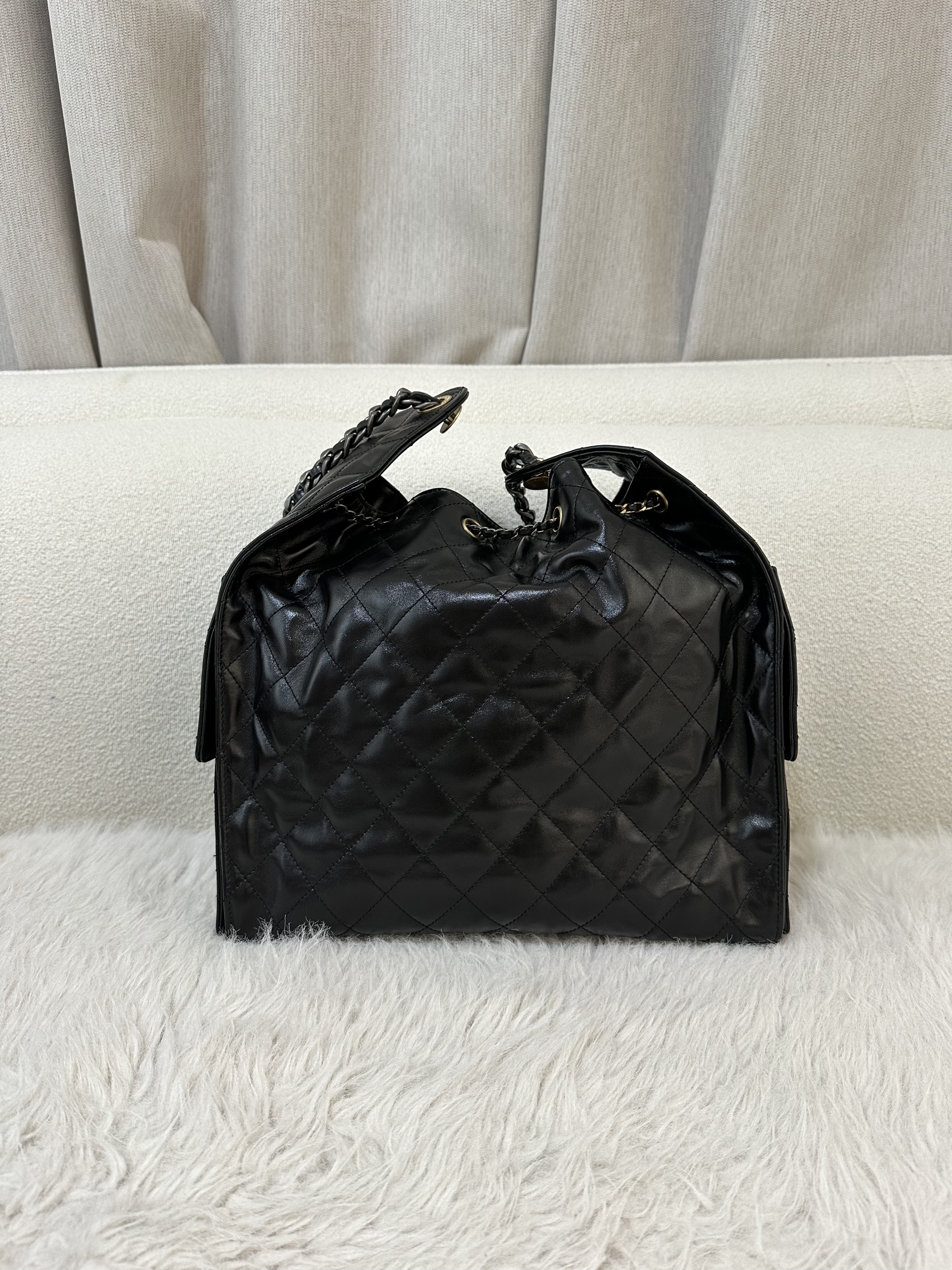 Pre-owned Chanel 25 Handbag/ Product Code: 26022108