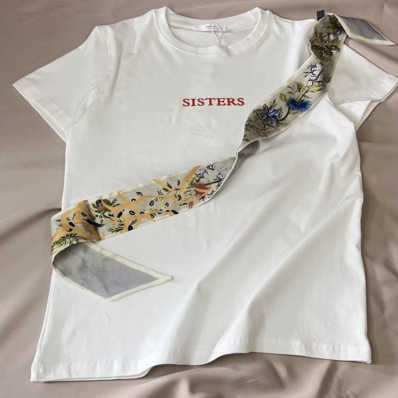 T2009#713 [Sarin] Graphic T-shirt