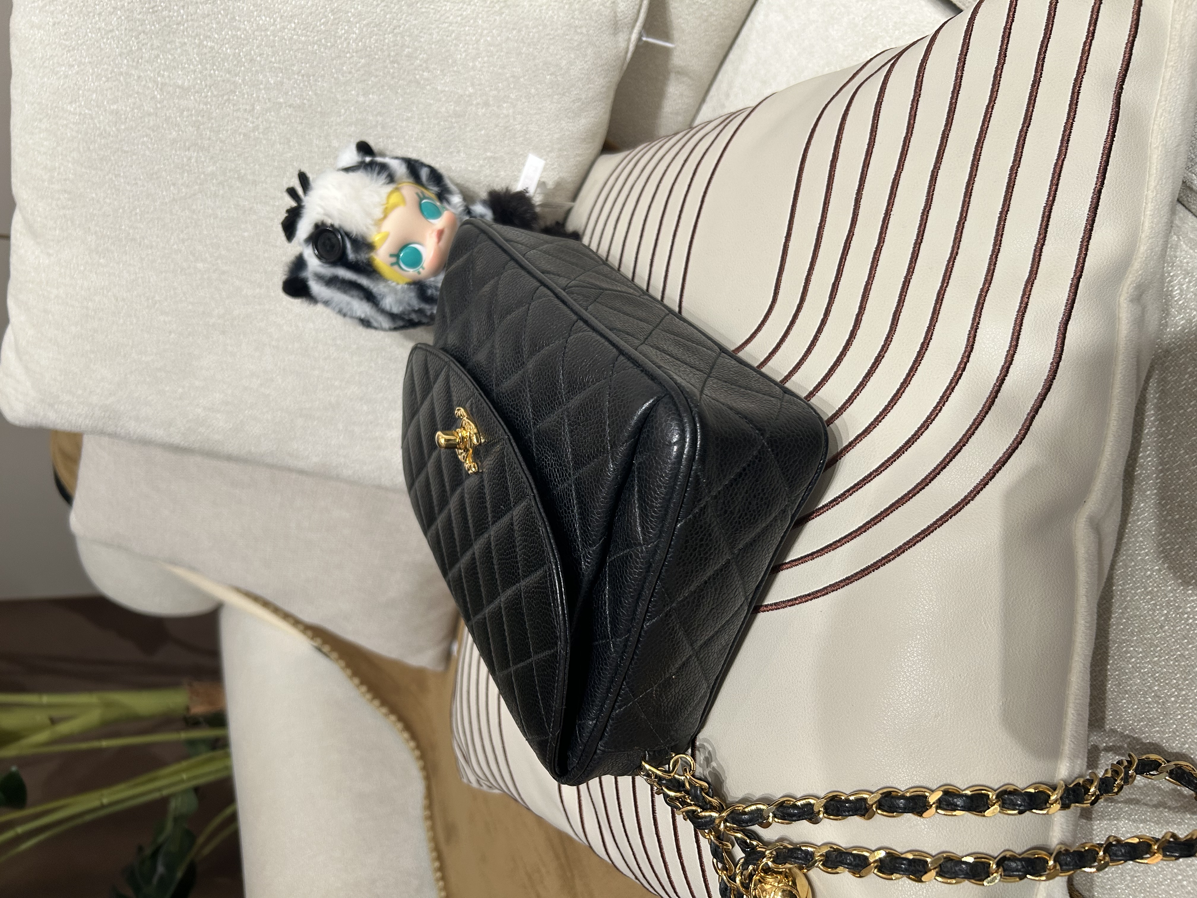 chanel vintage shoulder bag 黑色荔枝牛皮金球 100%Authentic, 90%new ✅dust bag ✅box