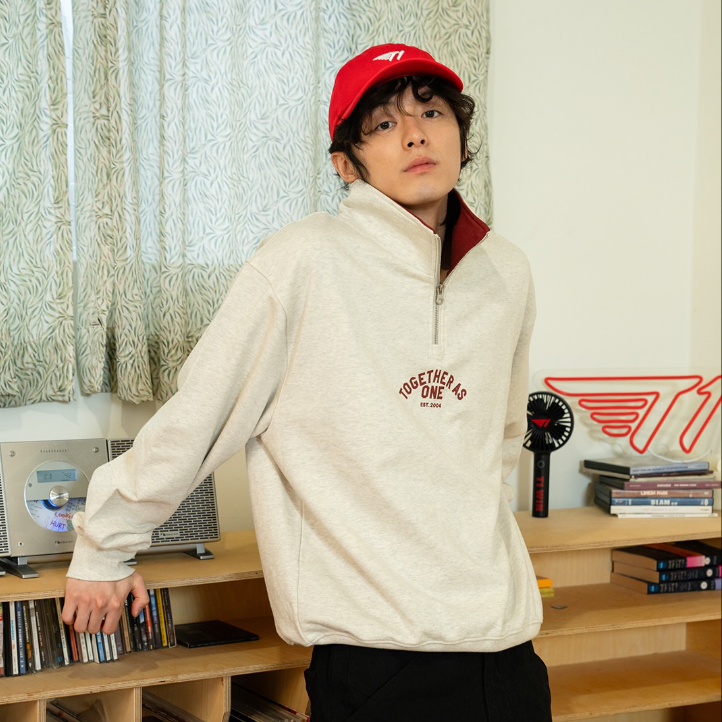 [T1 x Essential] TOGETHER AS ONE HALF ZIP-UP