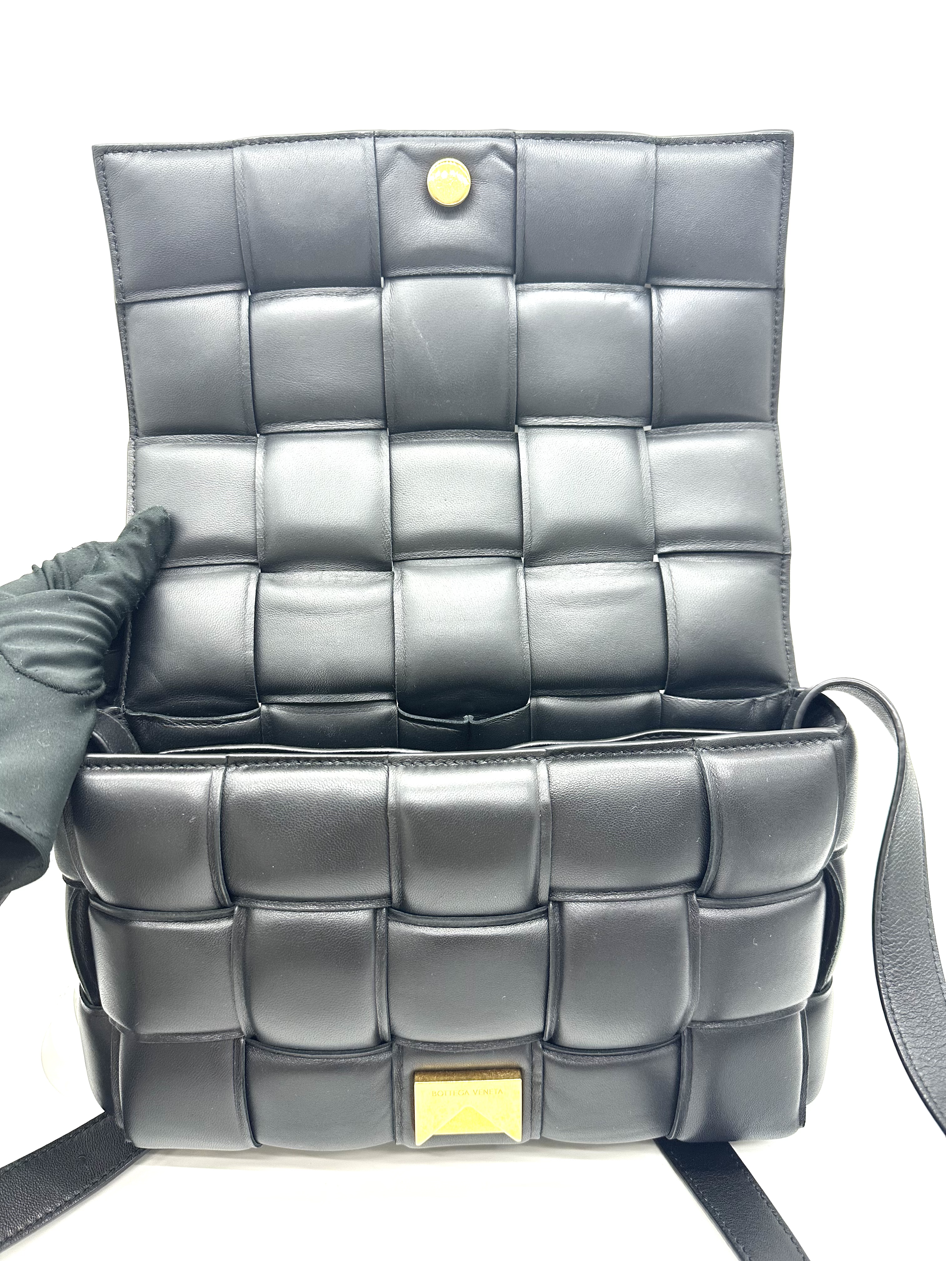 Pre-owned Bottega Veneta Padded Cassette bag/ Product Code: 26031810