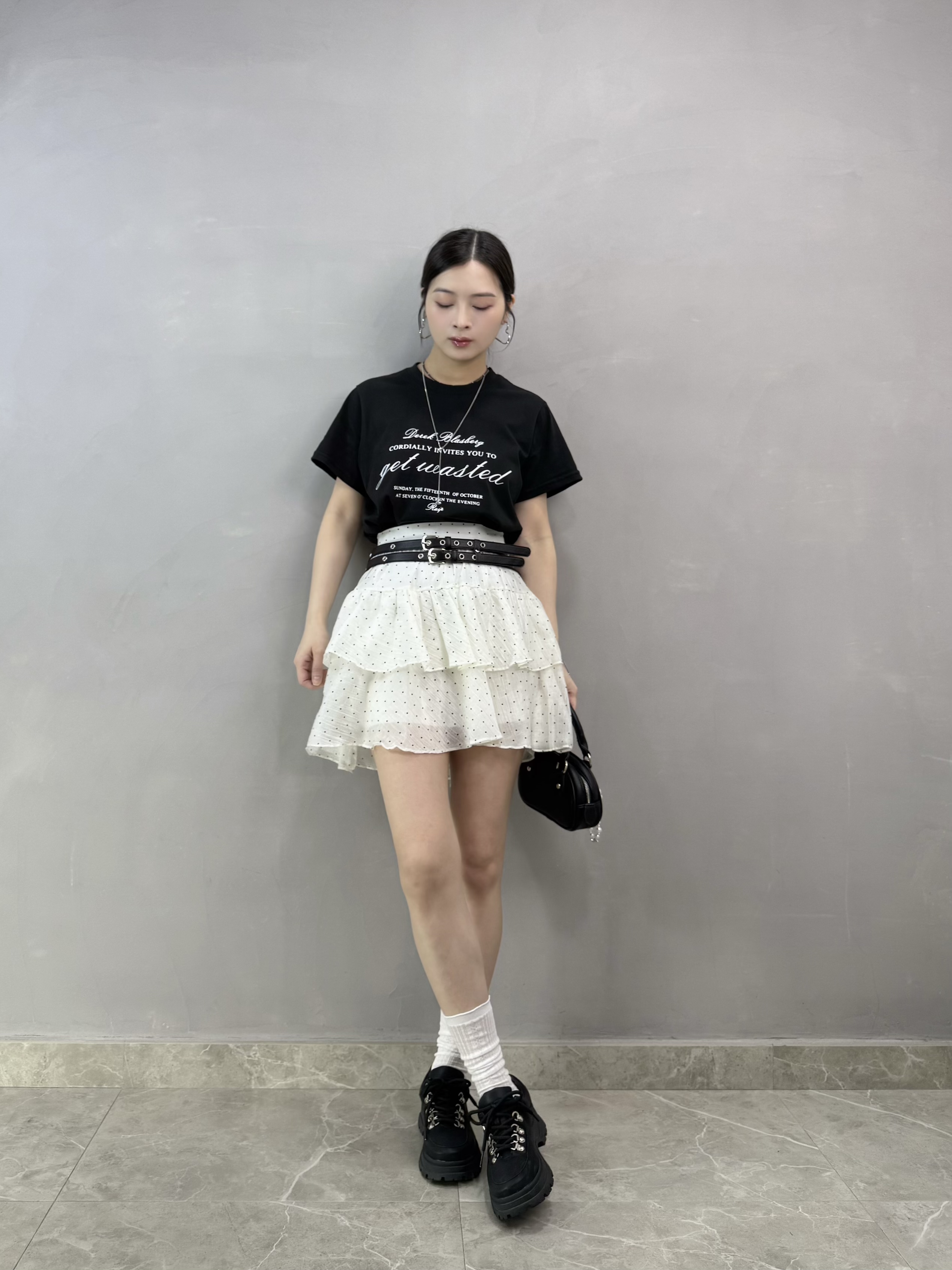 S68 撩草字英文字tee