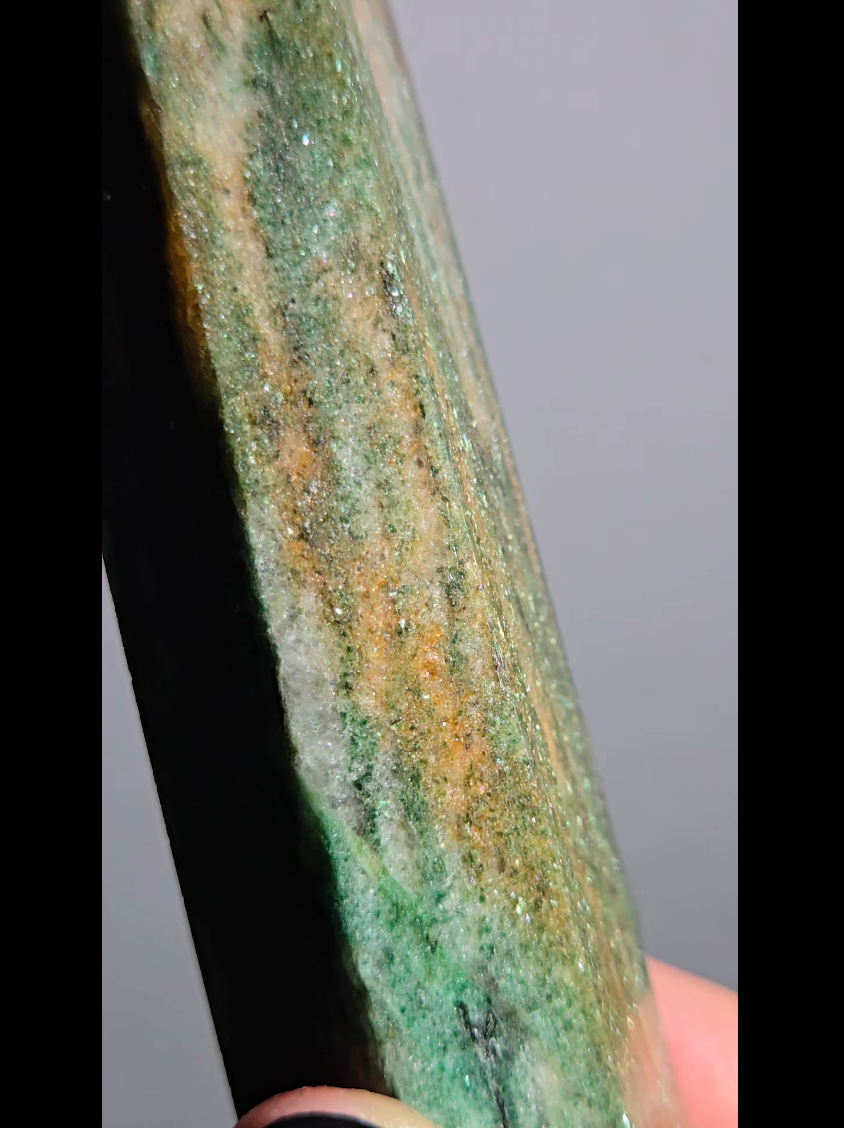 Sparkly green and golden mica fuchsite tower - MCA64