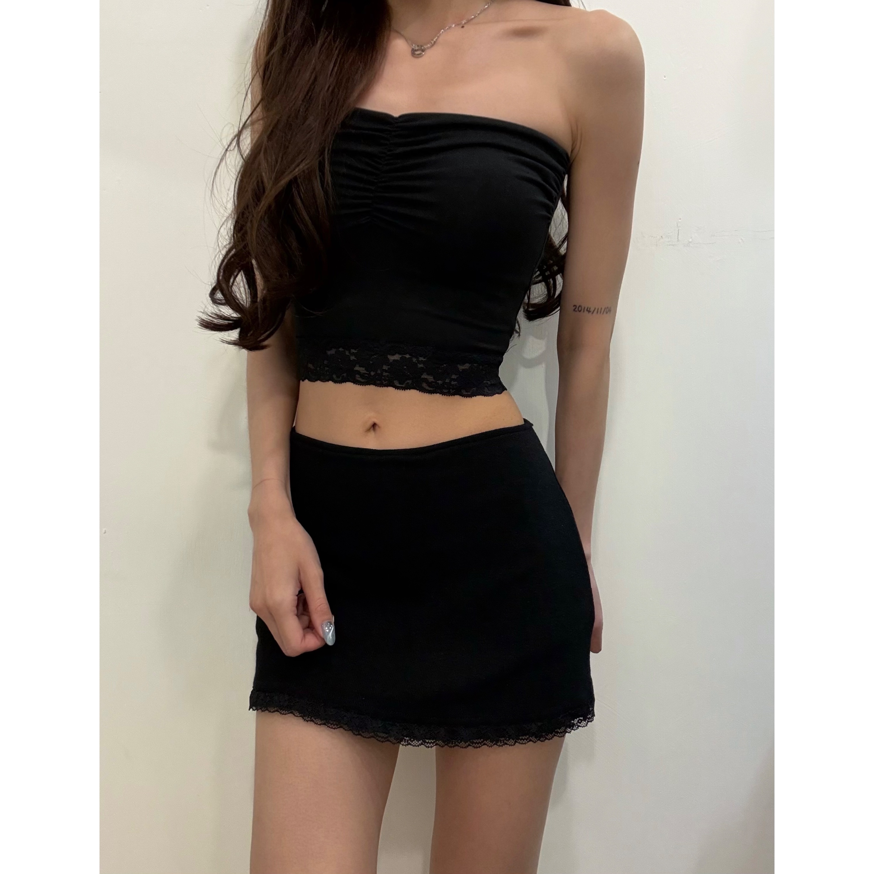 新品價5月8號截💙2605C《LACE TRIM HEM SKPT》