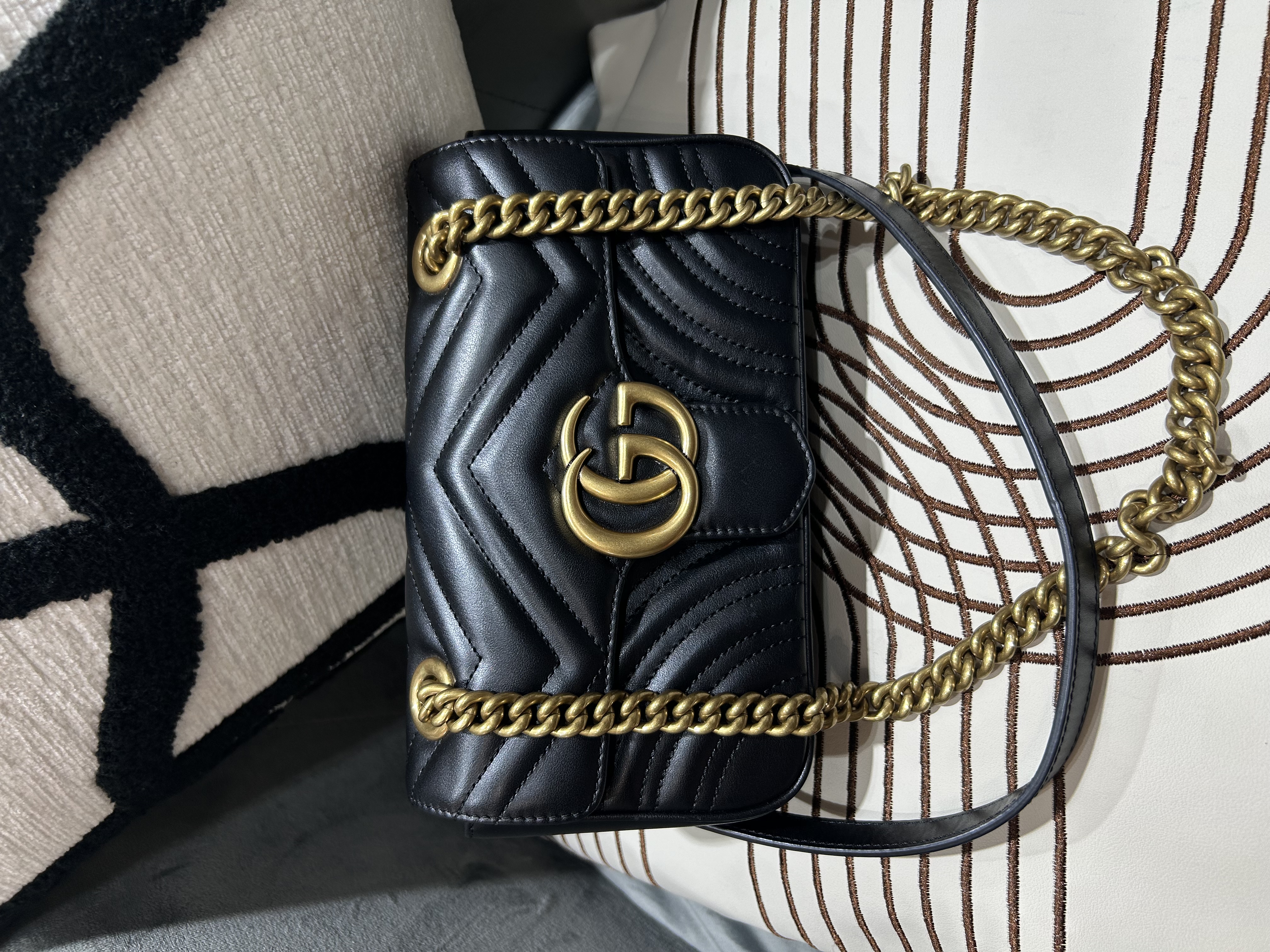 GUCCI GG MARMONT Shoulder Bag FLAP BAG 黑色牛皮金扣446744 100%Authentic, 95%New ✅Dust bag