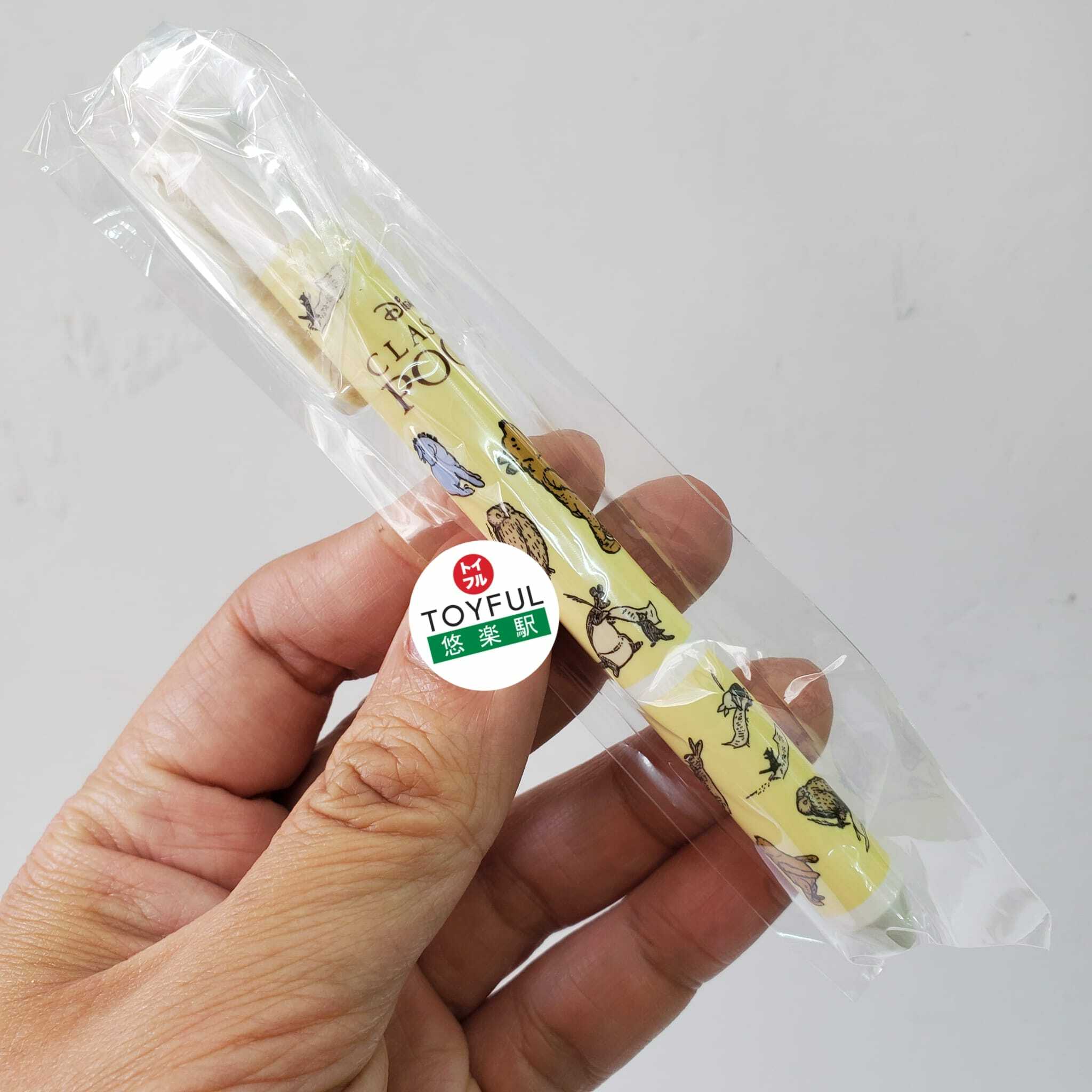 [現貨] [日本直送] CLASSIC POOH ｜ 毛公仔 ｜ 吊飾 連 黑色原子筆 {TF2305046}