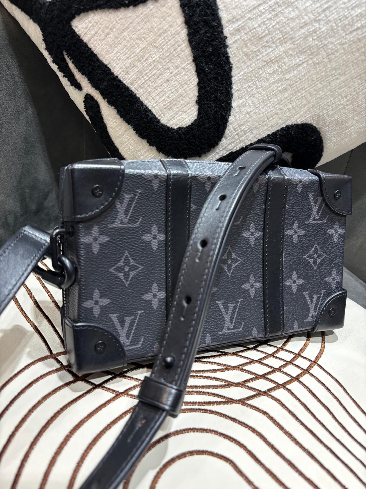 Louis Vuitton LV Soft Trunk Wallet, M69838 100%Authentic,98%new  ✅dust bag✅box