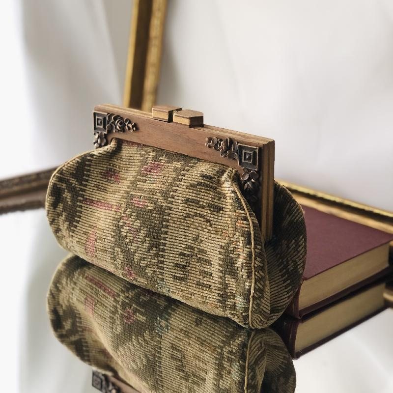 Antique Collectible Turn of Century Tapestry Bag with Rose Craved Wooden Frame and Back Handle (MT666)