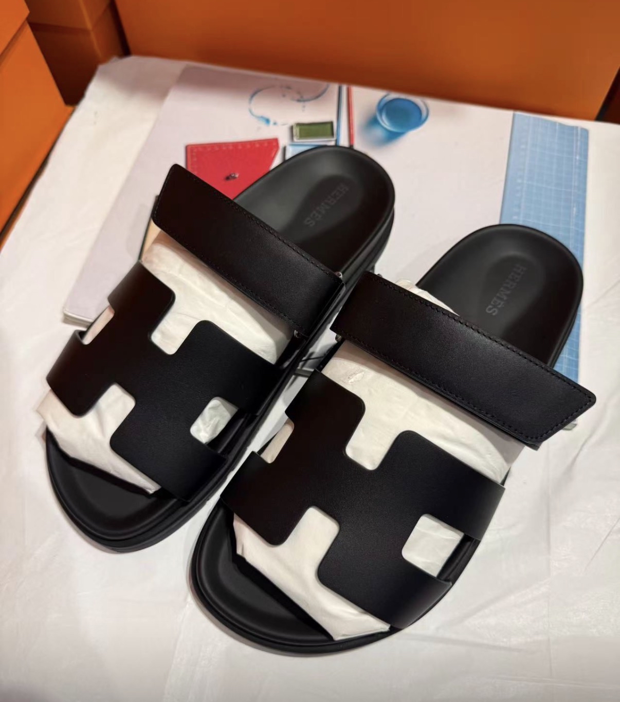 Hermes Chypre sandals(二舅鞋）黑色