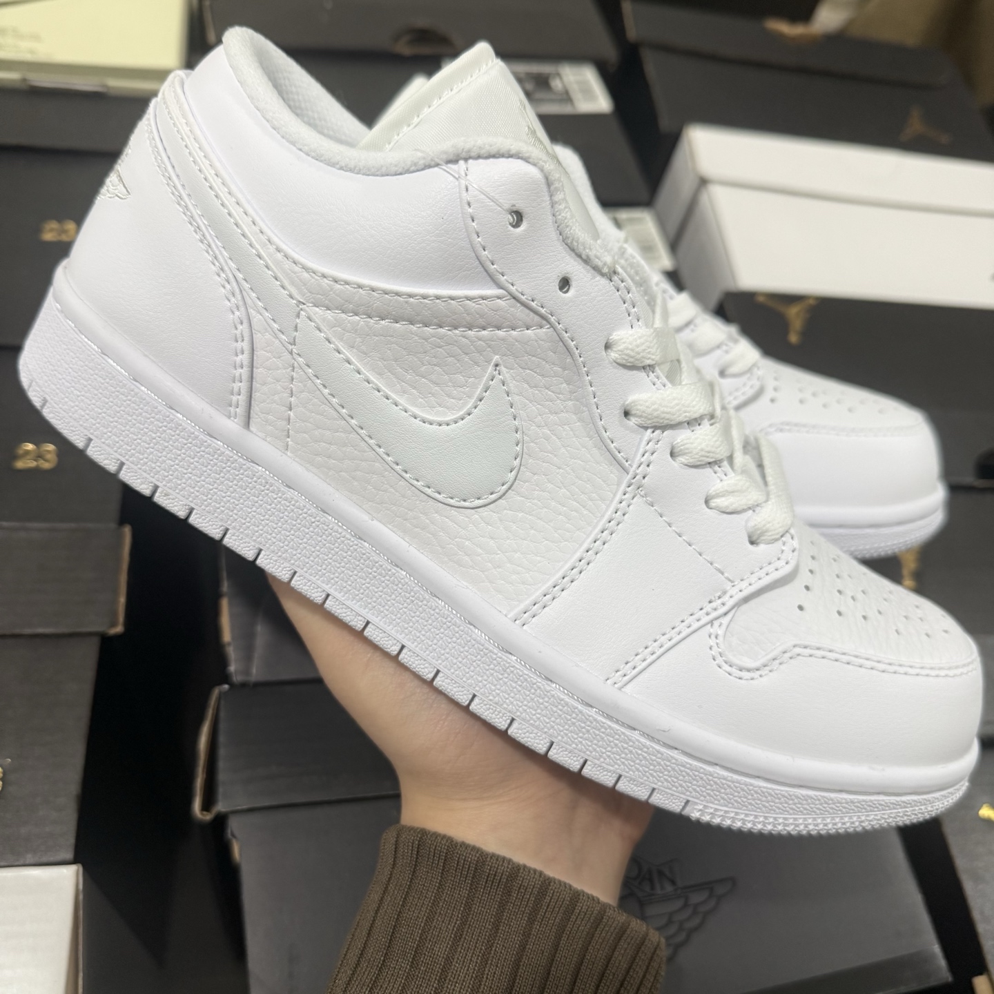 Nike Air Jordan 1 Low "Triple White" 553558-111