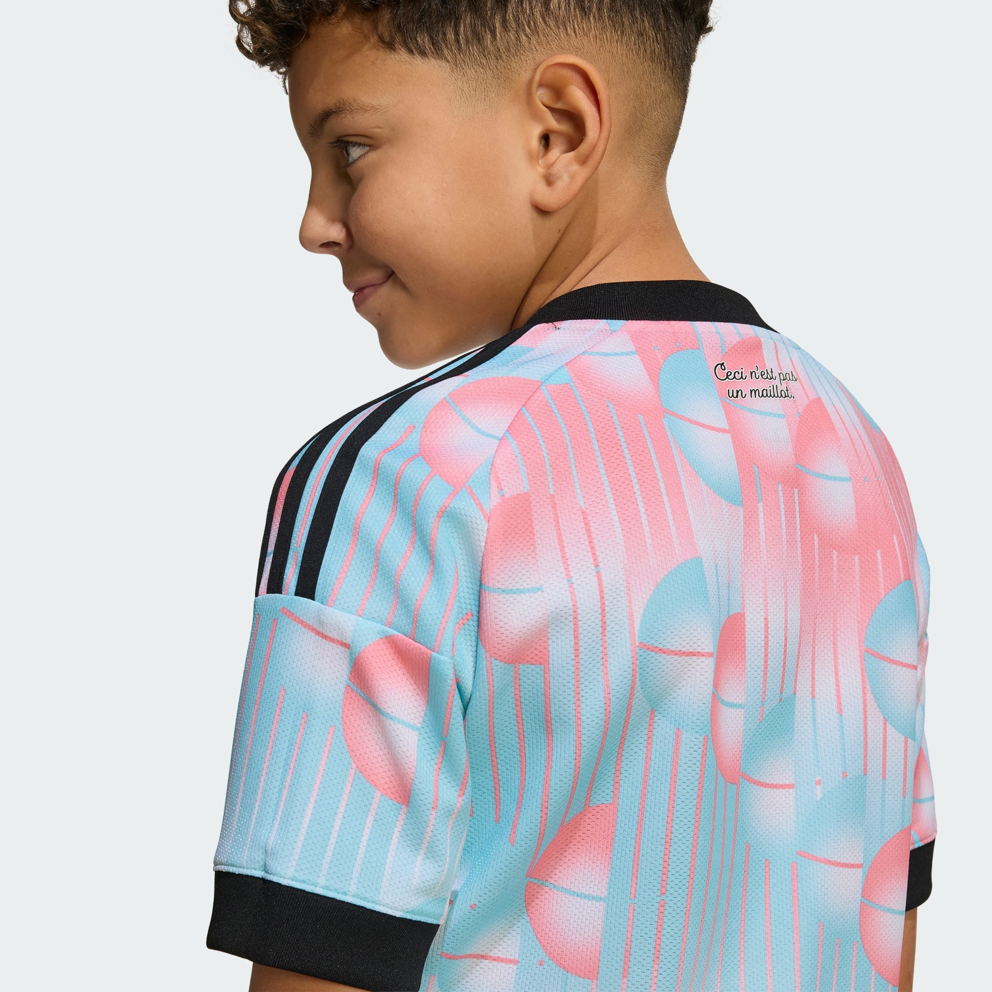 🧊揉合經典復古與現代美學 Adidas Belgium 比利時 2026-27 作客大童球迷版球衣 (可加印字) JZ5975
