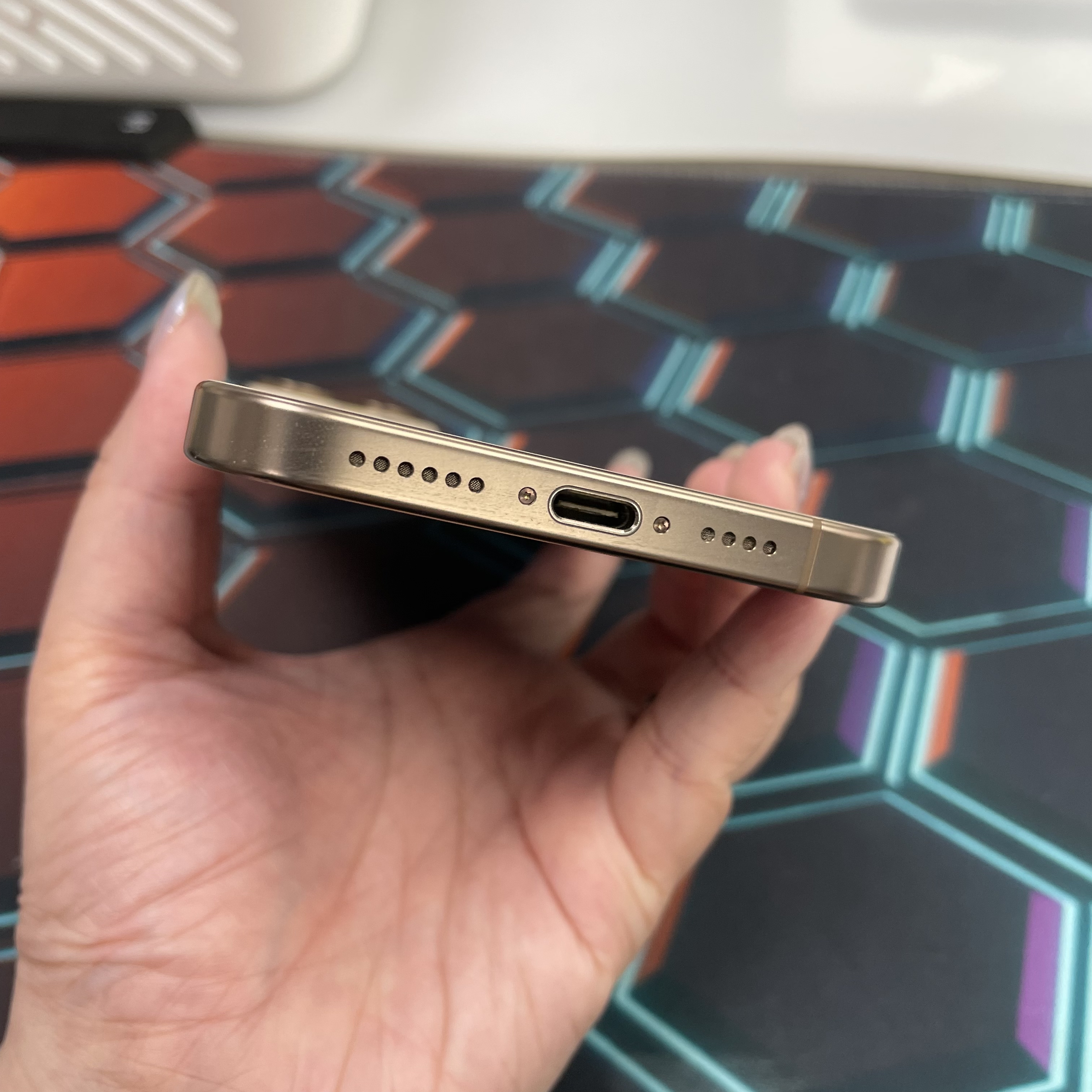 *7309 16 Pro max 勁靚機 512GB 電88 沙色 gold