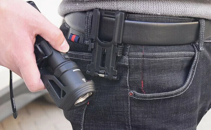 Nextorch V51 360度可旋轉電筒快拔套