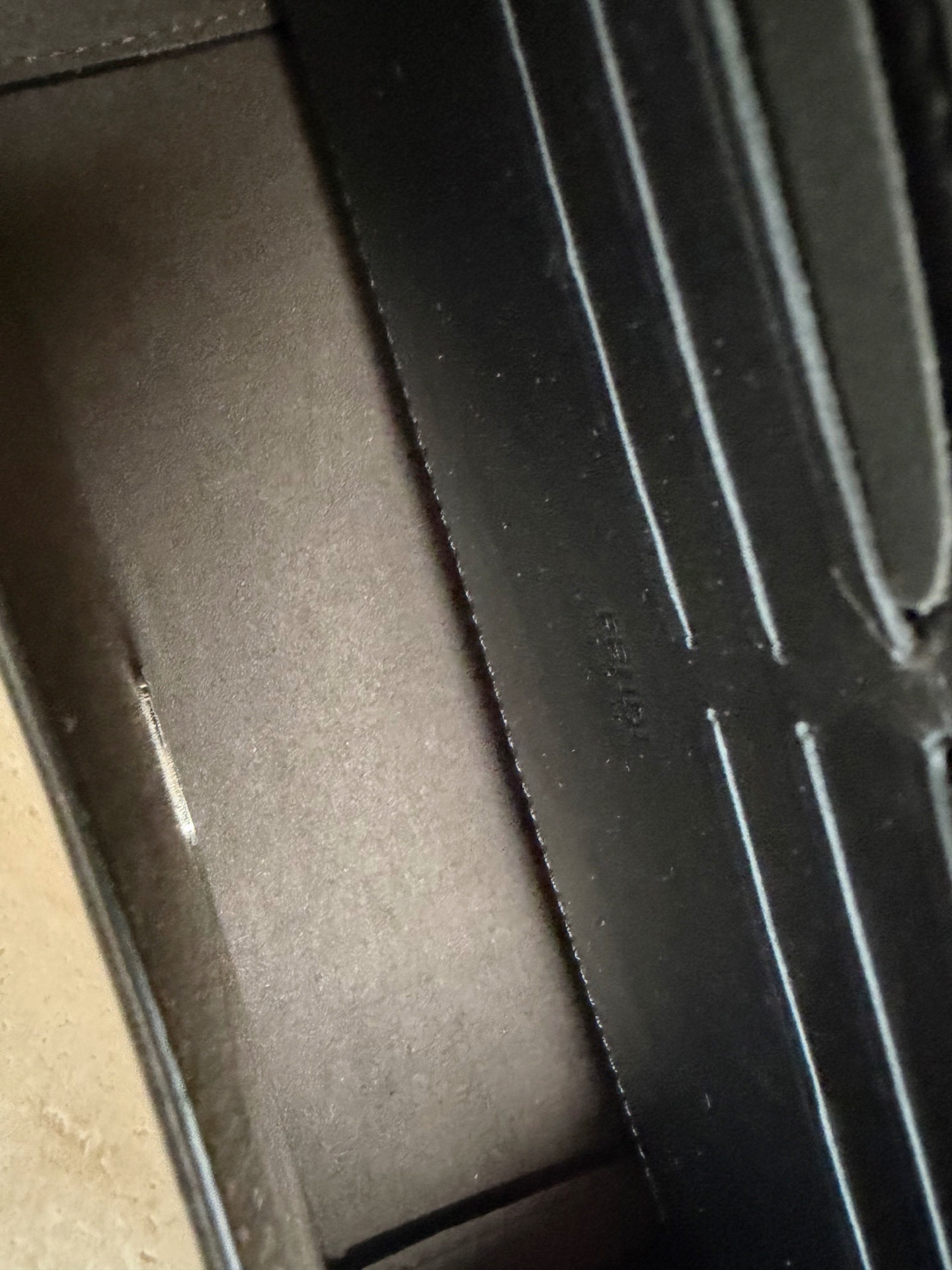 【預訂貨品】FENDI老花相機包